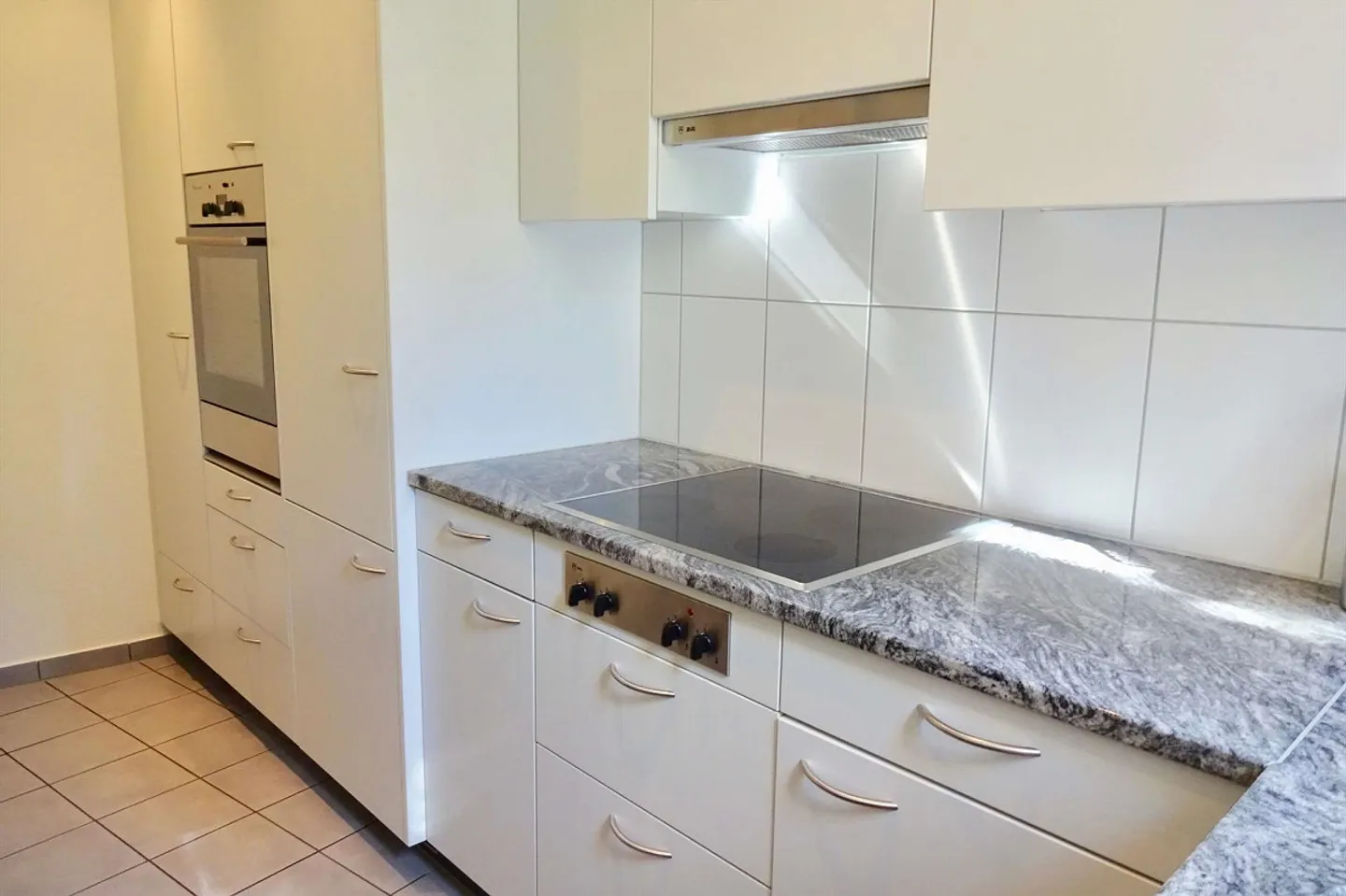 Chambre meublée dans un appartement modernisé dans un emplacement de choix - Photo 6 sur 9