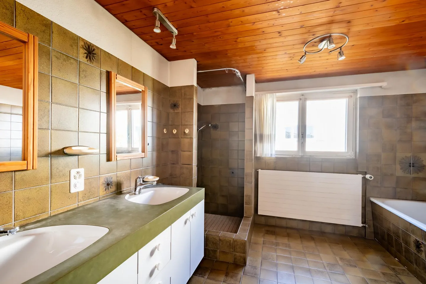 Maison individuelle indépendante sur un terrain spacieux - Photo 13 sur 20