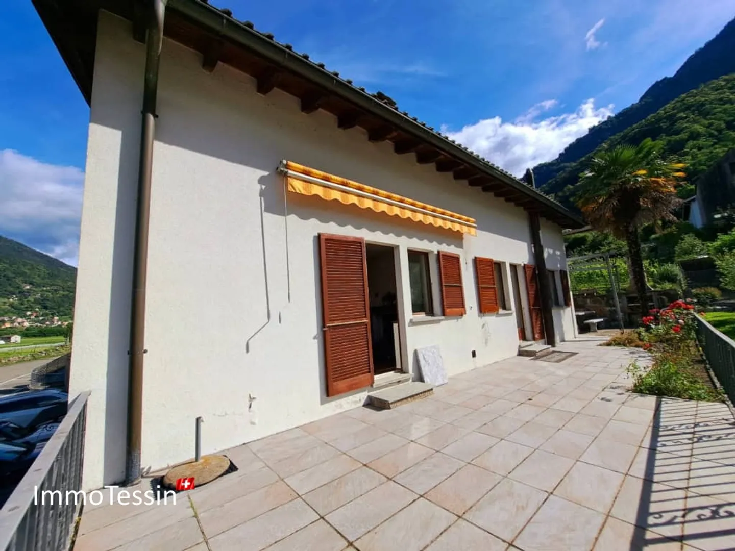 Affascinante casa plurifamiliare con 2 appartamenti a Malvaglia vicino a Biasca e al Passo Lukmanier in vendita - Foto 4 di 13
