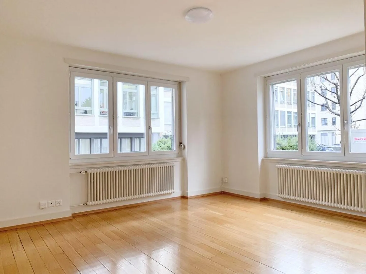 Behind the Opera House, Zurich District 8, Seefeld - Photo 2 of 8