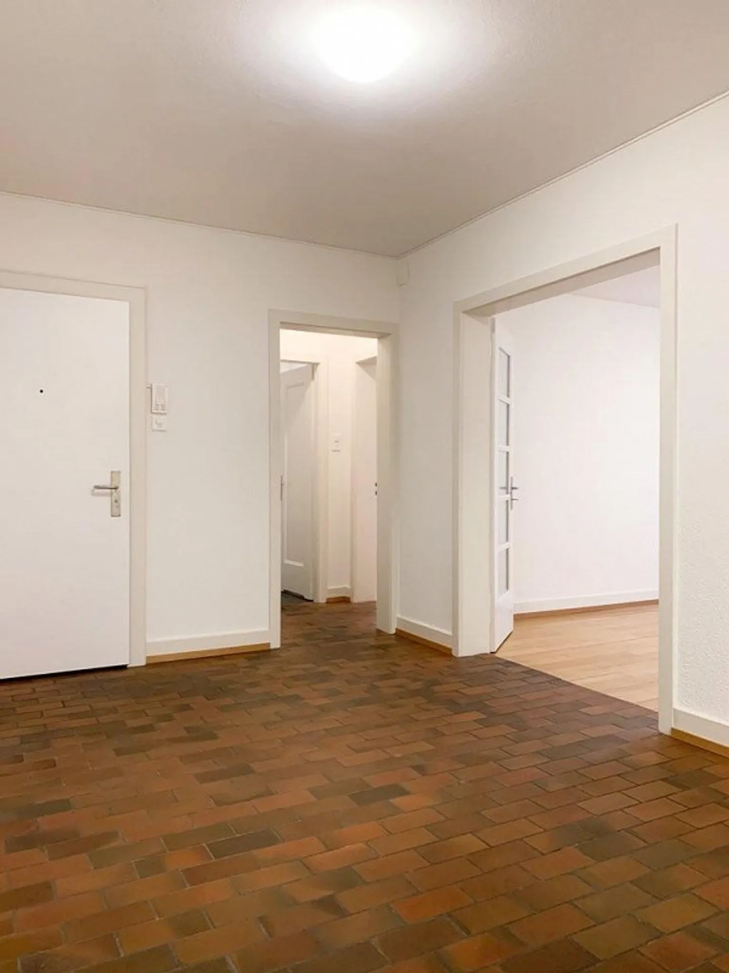 Behind the Opera House, Zurich District 8, Seefeld - Photo 3 of 8