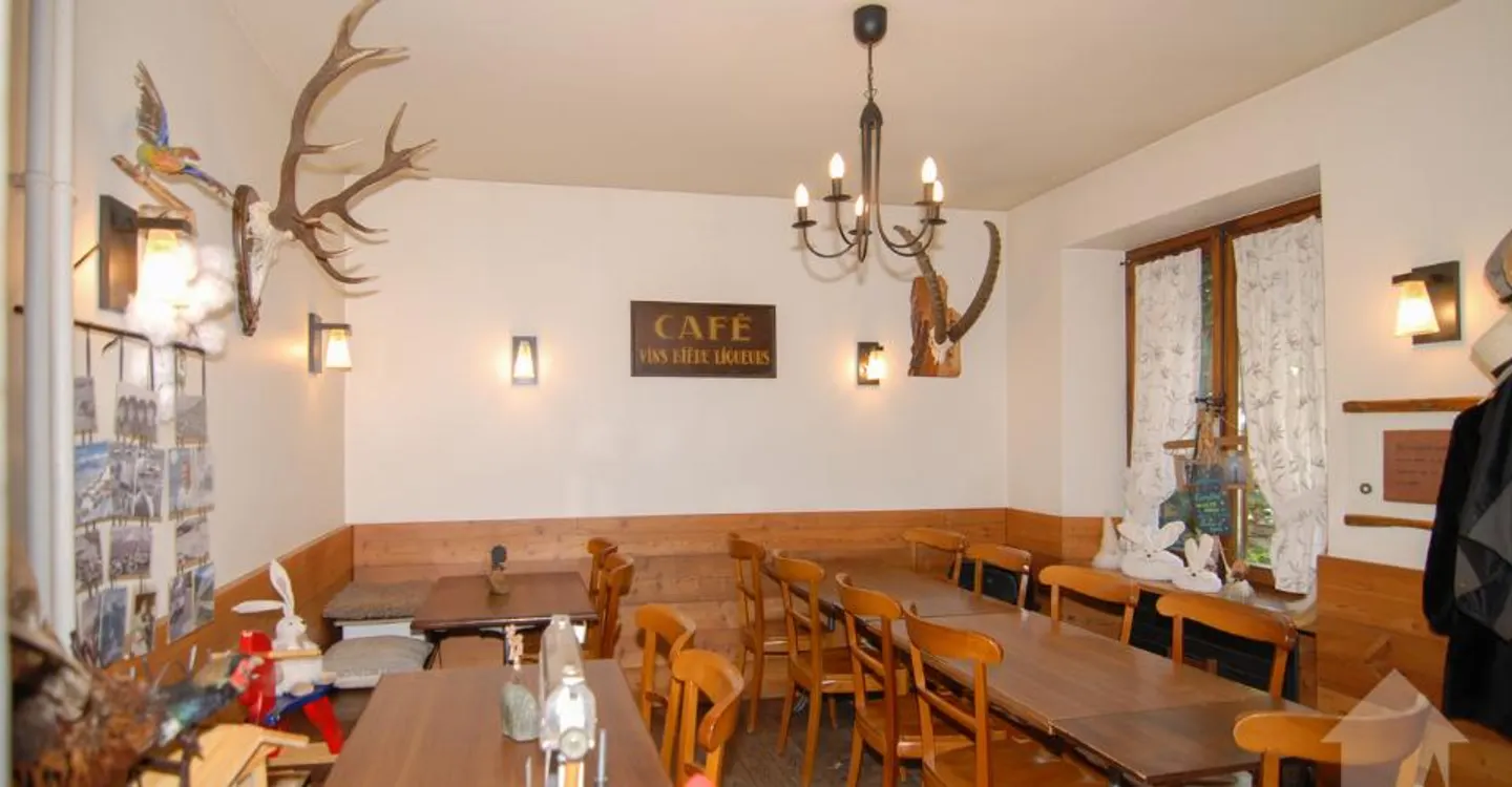Beautiful opportunity: Café-Restaurant in Veysonnaz village - Photo 3 of 8