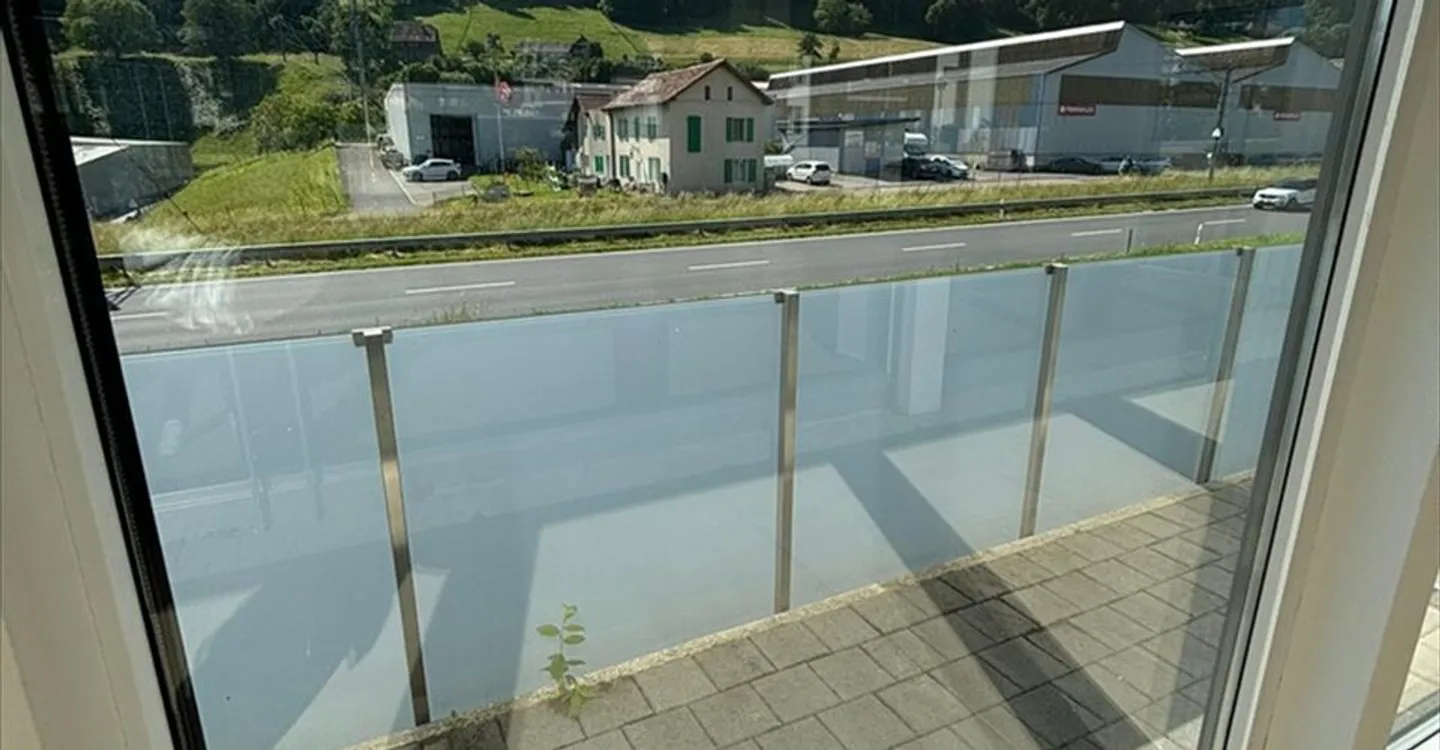 Spazio Commerciale con Grande Visibilità - Foto 4 di 6