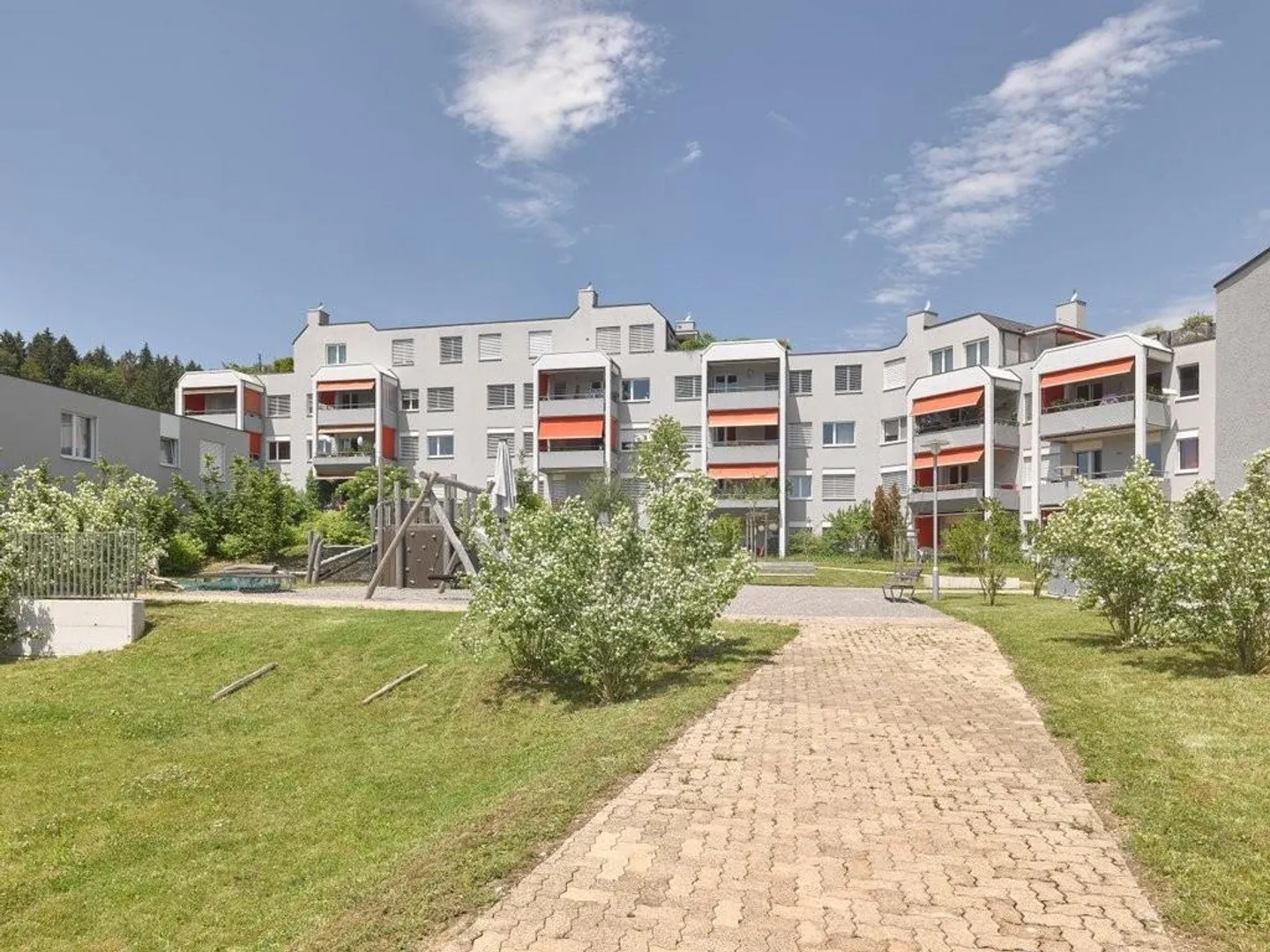 Zentral gelegener Einstellplatz zu vermieten - Foto 1 von 1