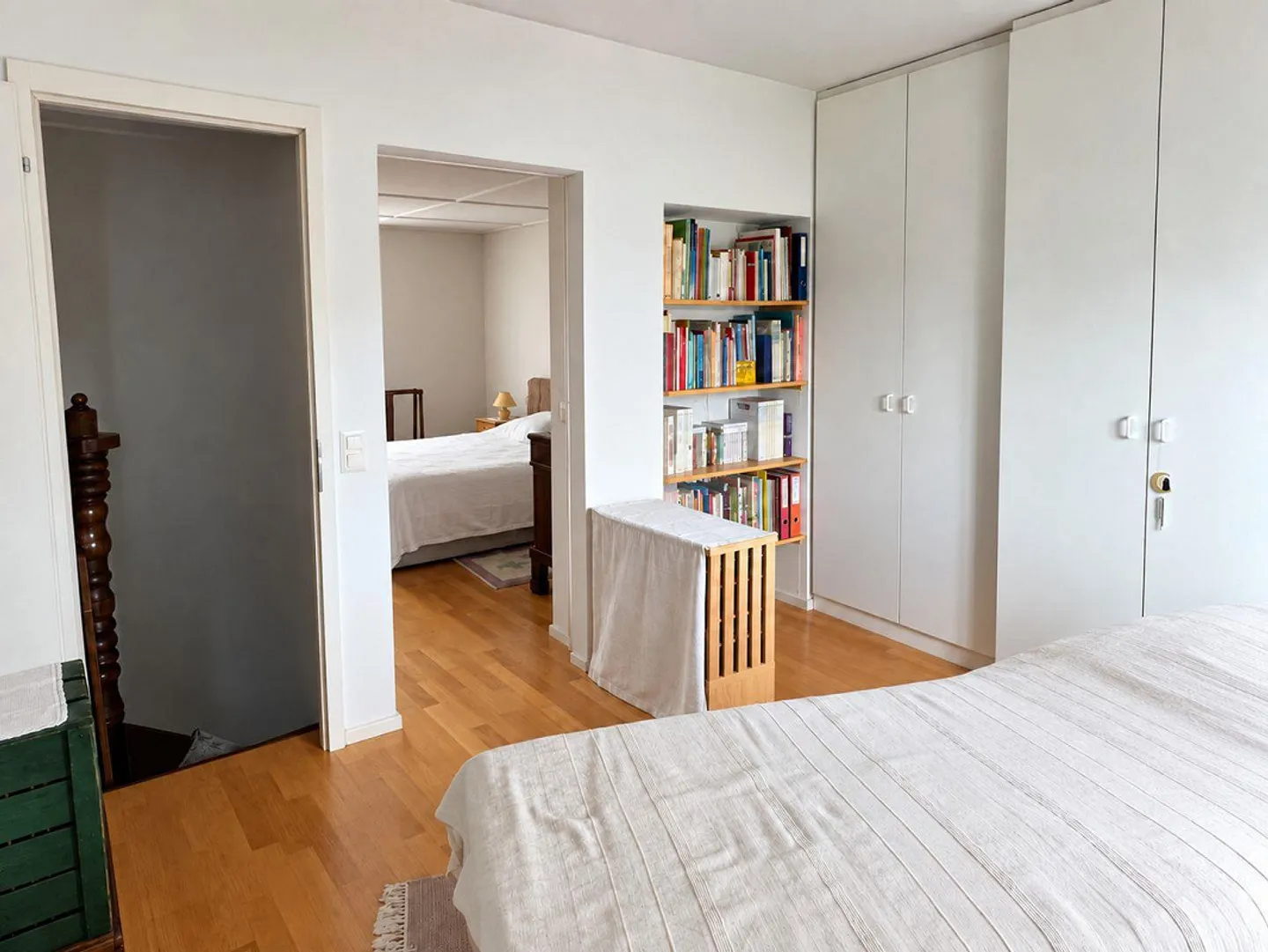 Petite maison bifamiliale à rénover avec rustique et jardin - Photo 7 sur 19