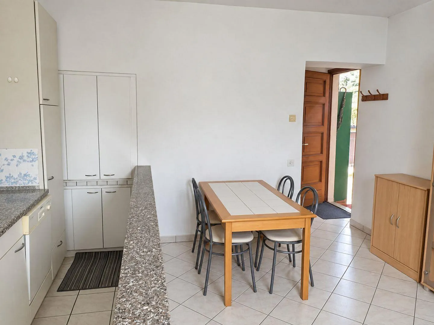 Petite maison bifamiliale à rénover avec rustique et jardin - Photo 12 sur 19