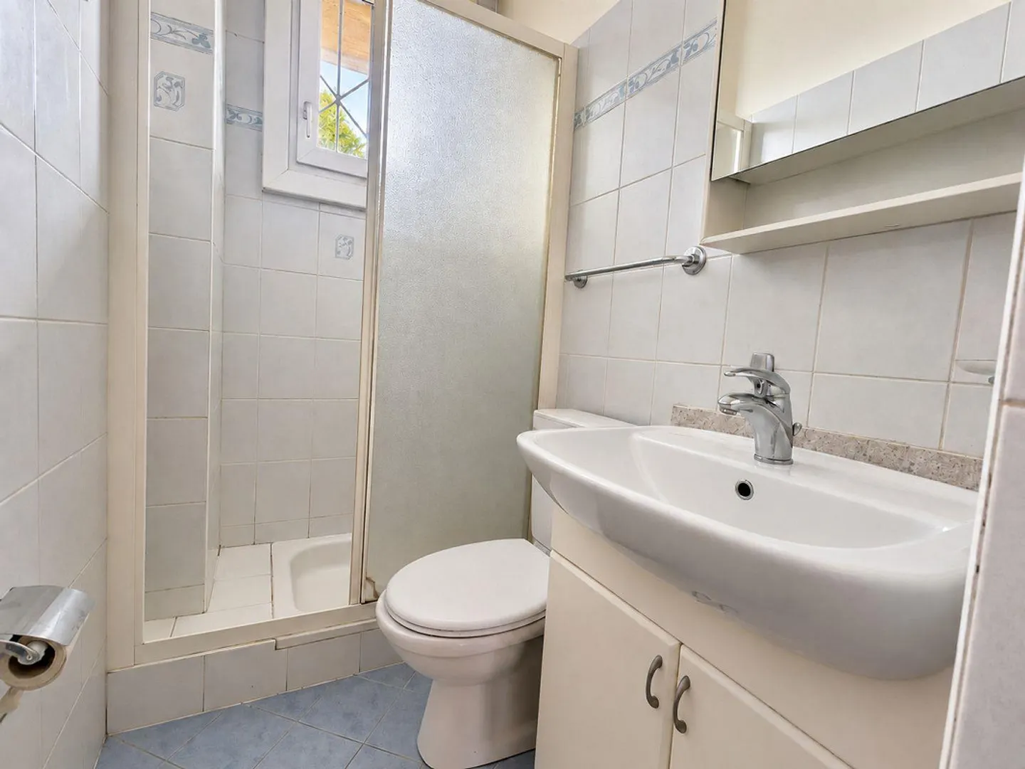 Petite maison bifamiliale à rénover avec rustique et jardin - Photo 14 sur 19