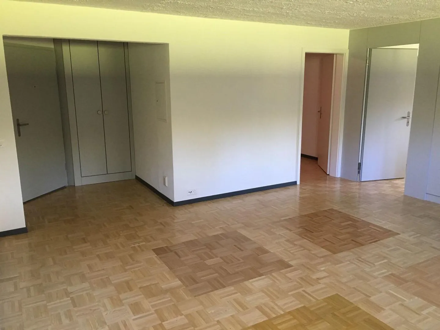 Appartement confortable de 2,5 pièces directement sur la petite Emme ! - Photo 2 sur 7