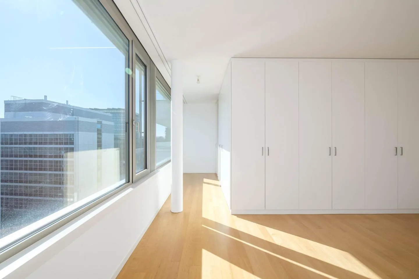 Very beautiful penthouse near the Nations - Photo 5 of 6