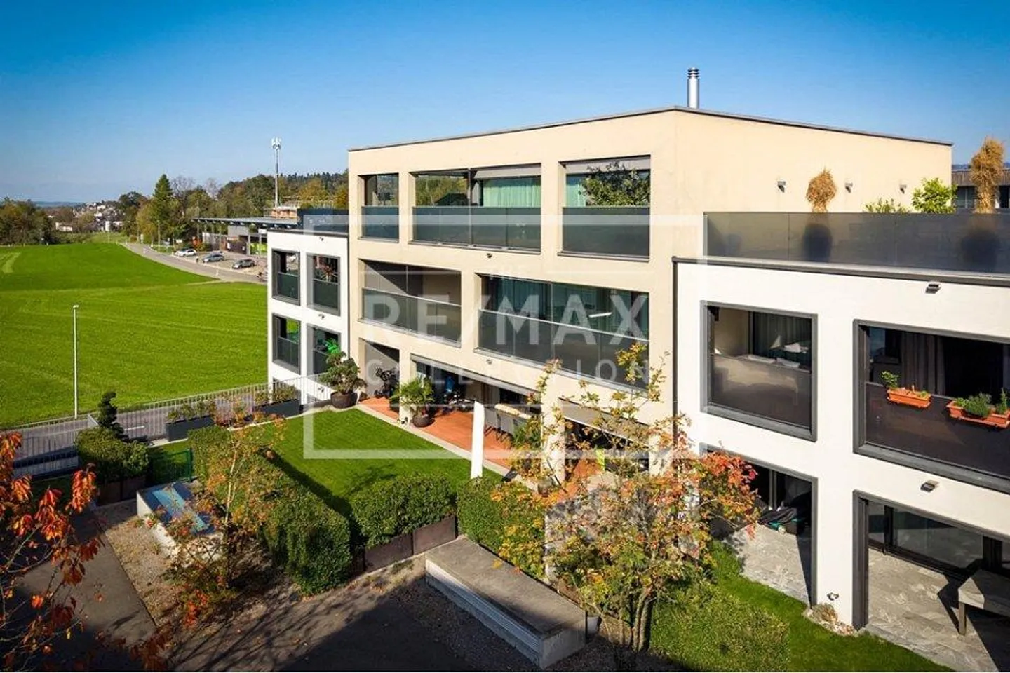 Move to the Canton of Zug this year! Noble 4.5 room apartment for sale! - Photo 3 of 13