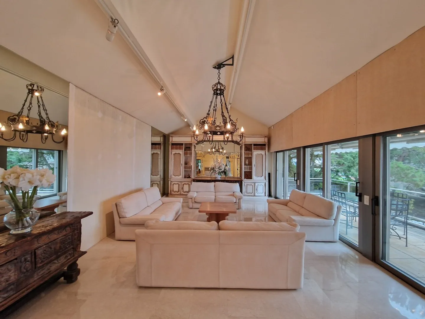 Pully center, lake view, indoor pool - Photo 9 of 18