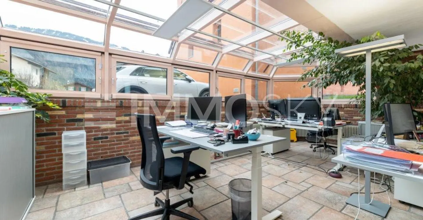 Investir dans l'avenir : Restaurant avec potentiel d'espace de vie - Photo 2 sur 5
