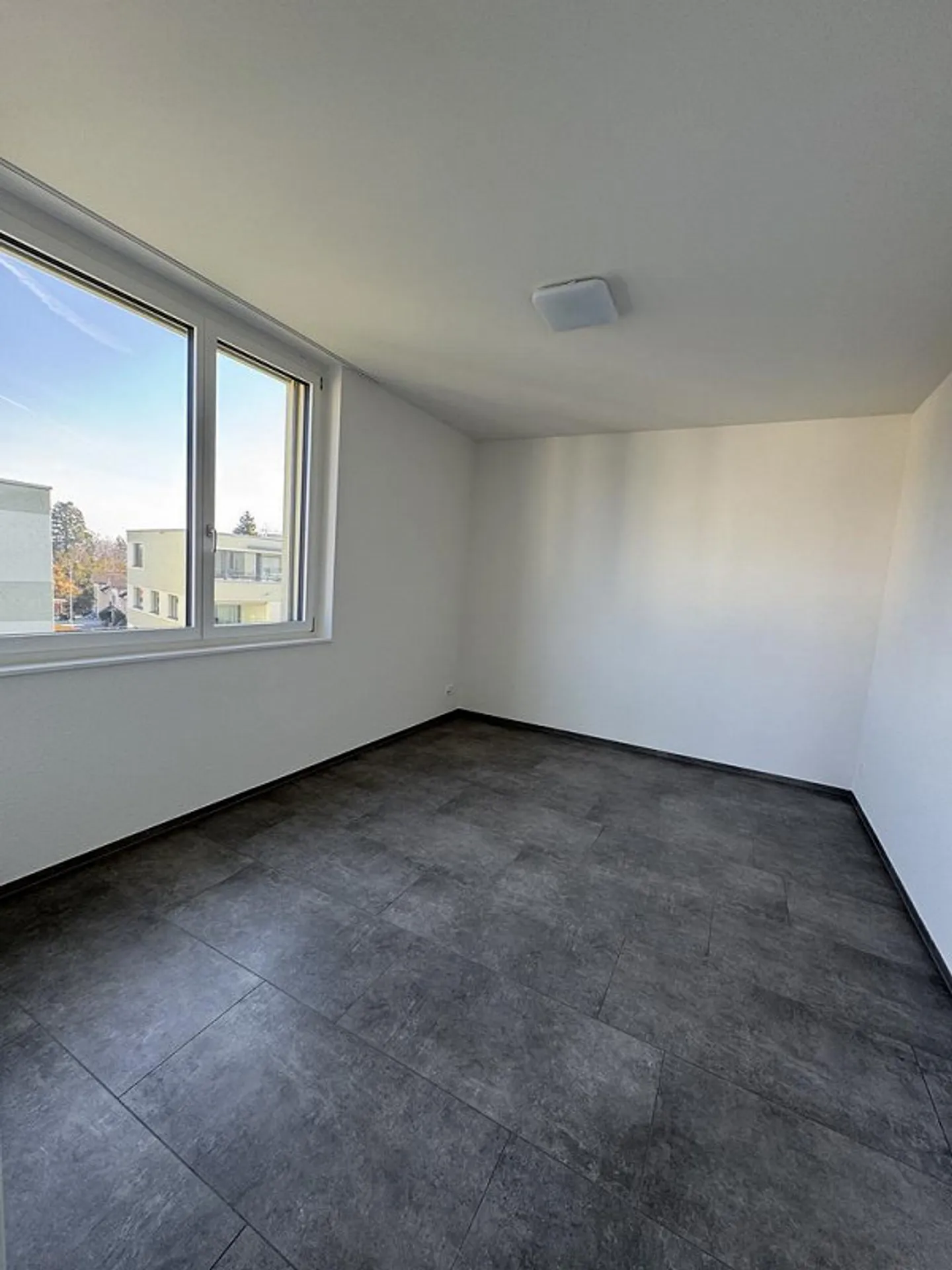 Moderne Wohnung mit Dachterrasse - Foto 5 von 9