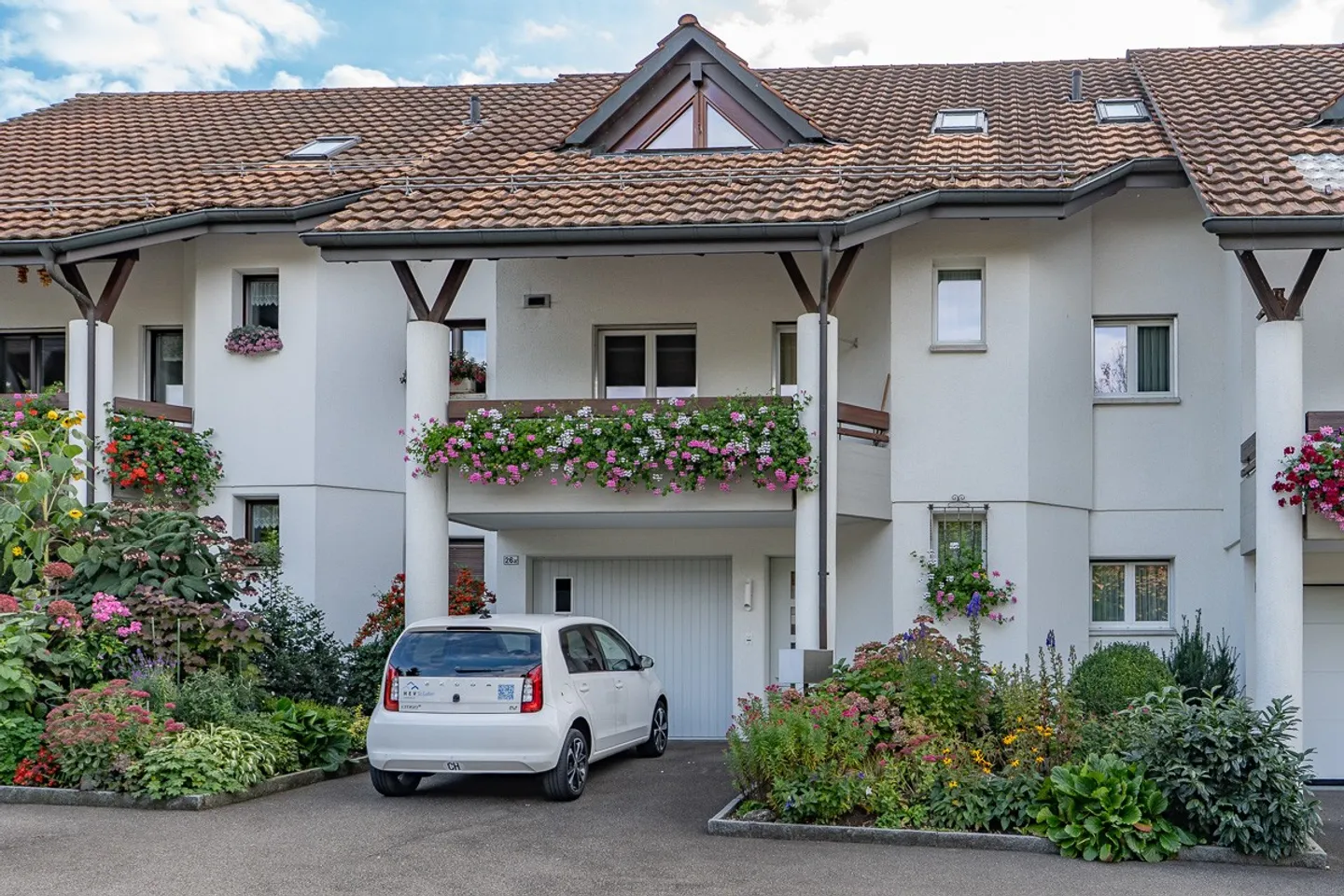 Casa unifamiliare a schiera di 5,5 stanze ben tenuta - Foto 2 di 13