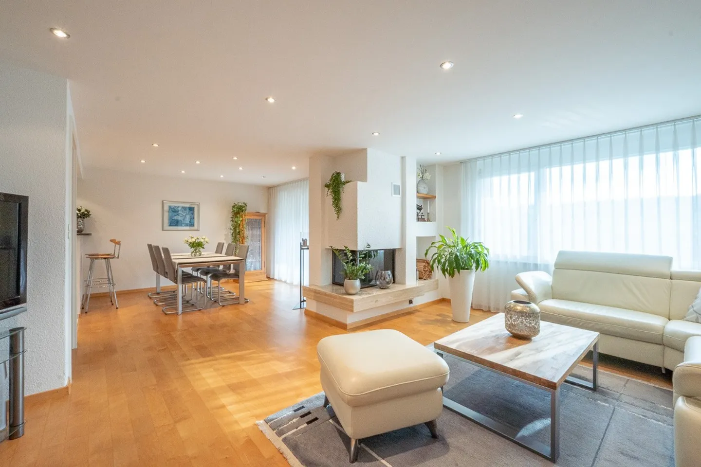 Casa unifamiliare a schiera di 5,5 stanze ben tenuta - Foto 3 di 13