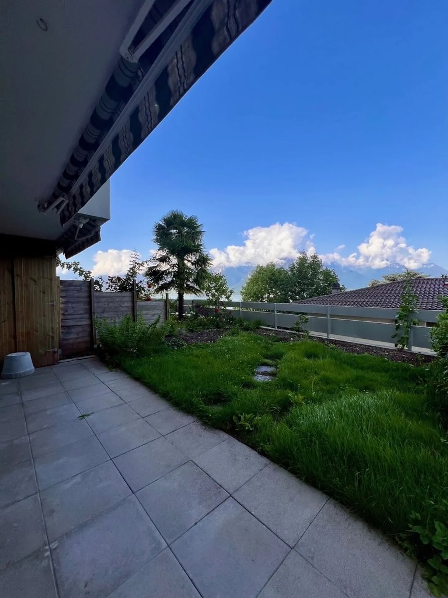 Appartamento con giardino privato - Foto 1 di 8