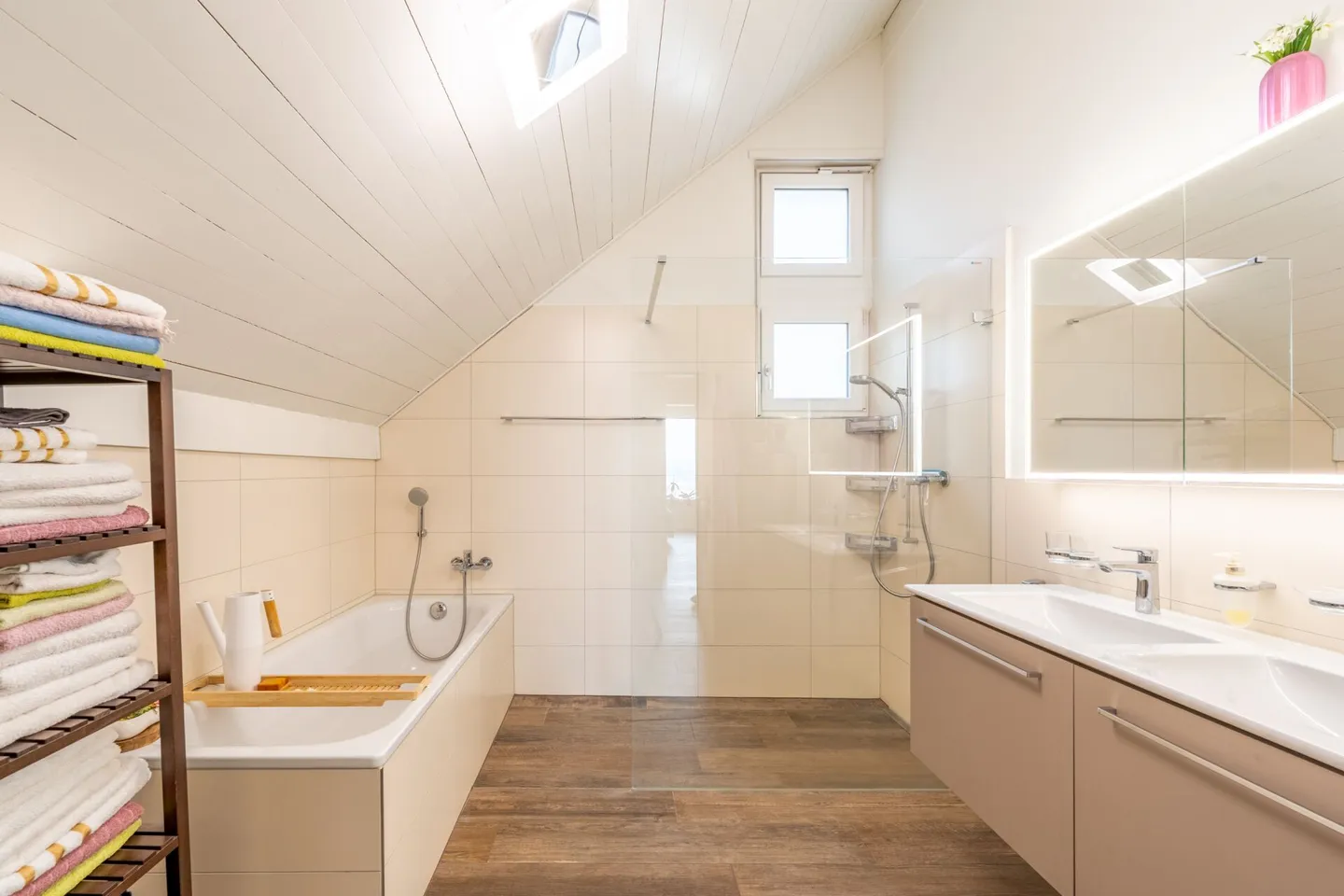 Living with a View in Büron LU - Photo 10 of 26