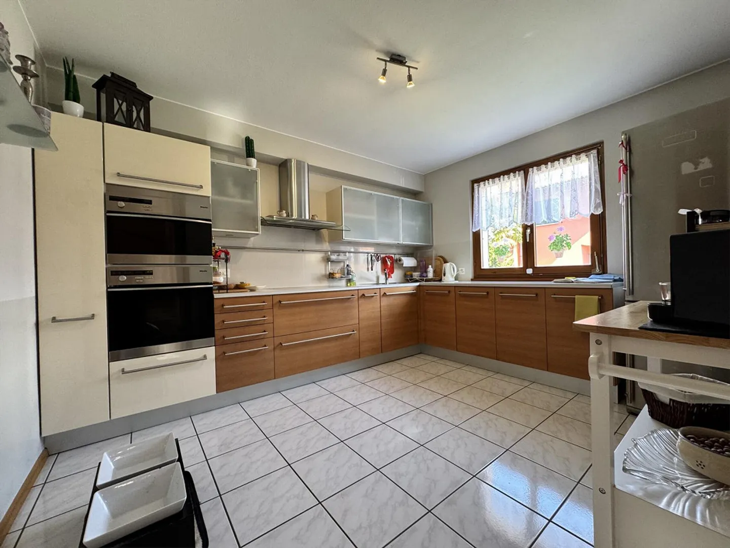 Schöne 4.5-Zimmer-Villa mit Garten und Grotte in Novazzano - Foto 3 von 11