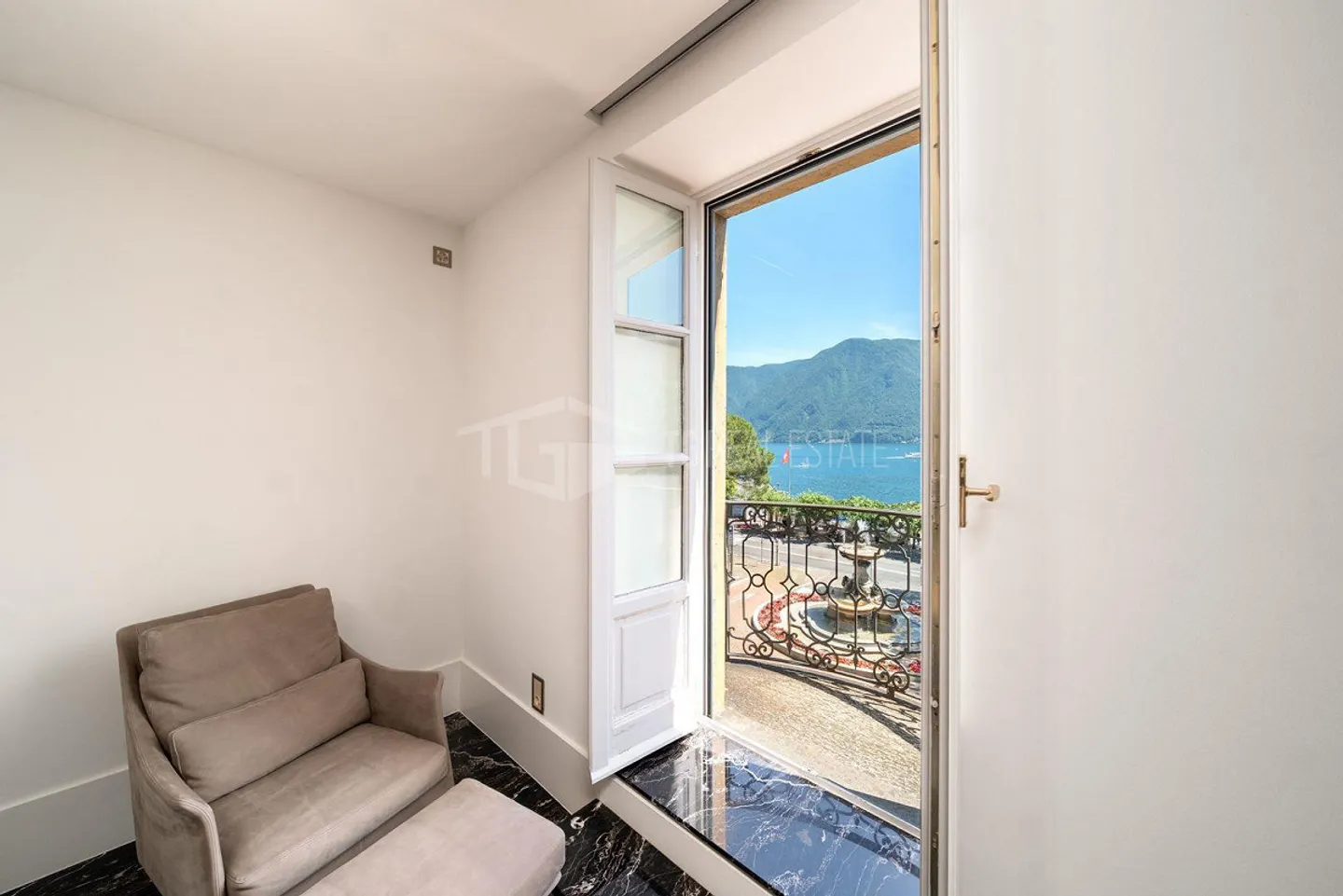 UNIQUE PROPERTY IN THE HEART OF LUGANO – PIAZZA REZZONICO - Photo 12 of 16