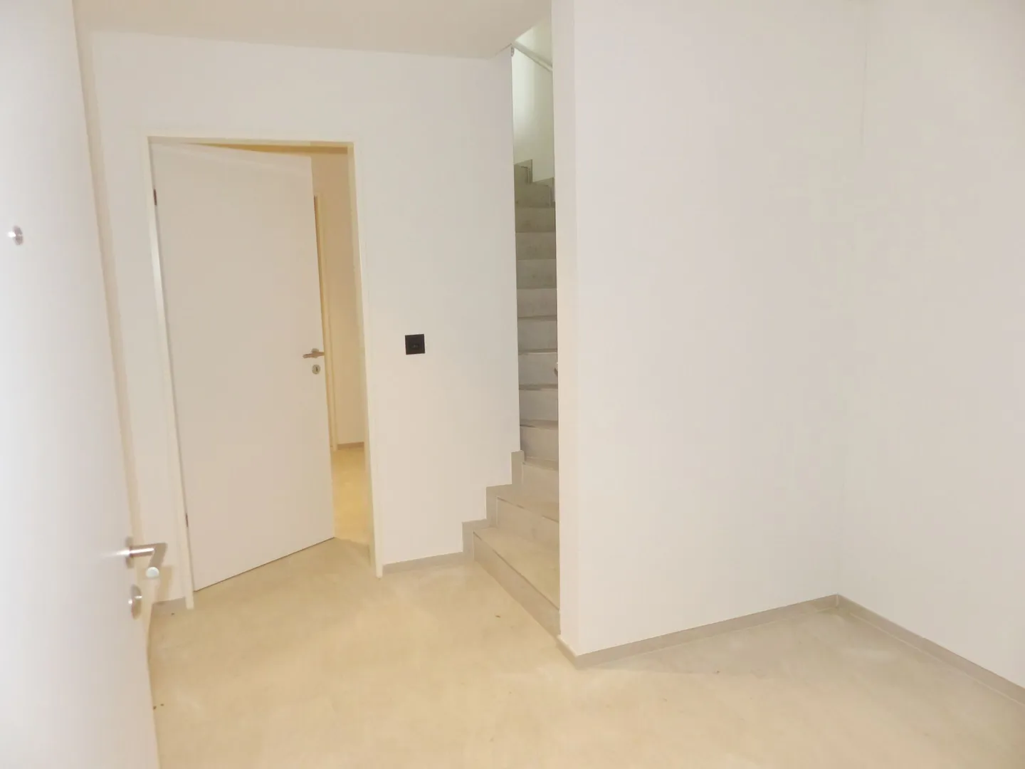 Casa unifamiliare angolare 5.5 stanze di nuova costruzione con vista lontana attraente - Foto 2 di 19