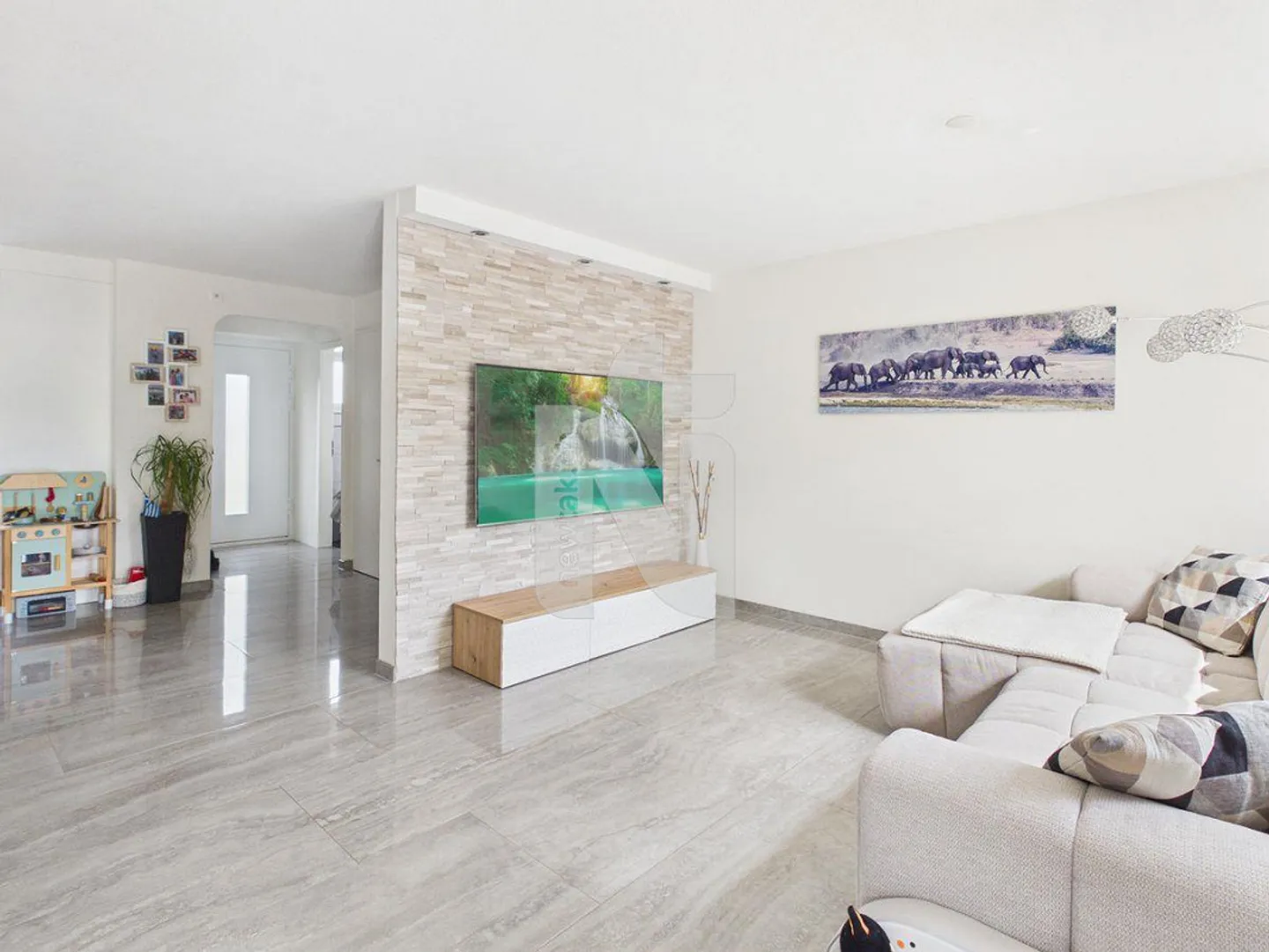 Adatto alle famiglie, moderno e pronto per essere abitato - con giardino e vista sul verde non edificabile - Foto 5 di 13