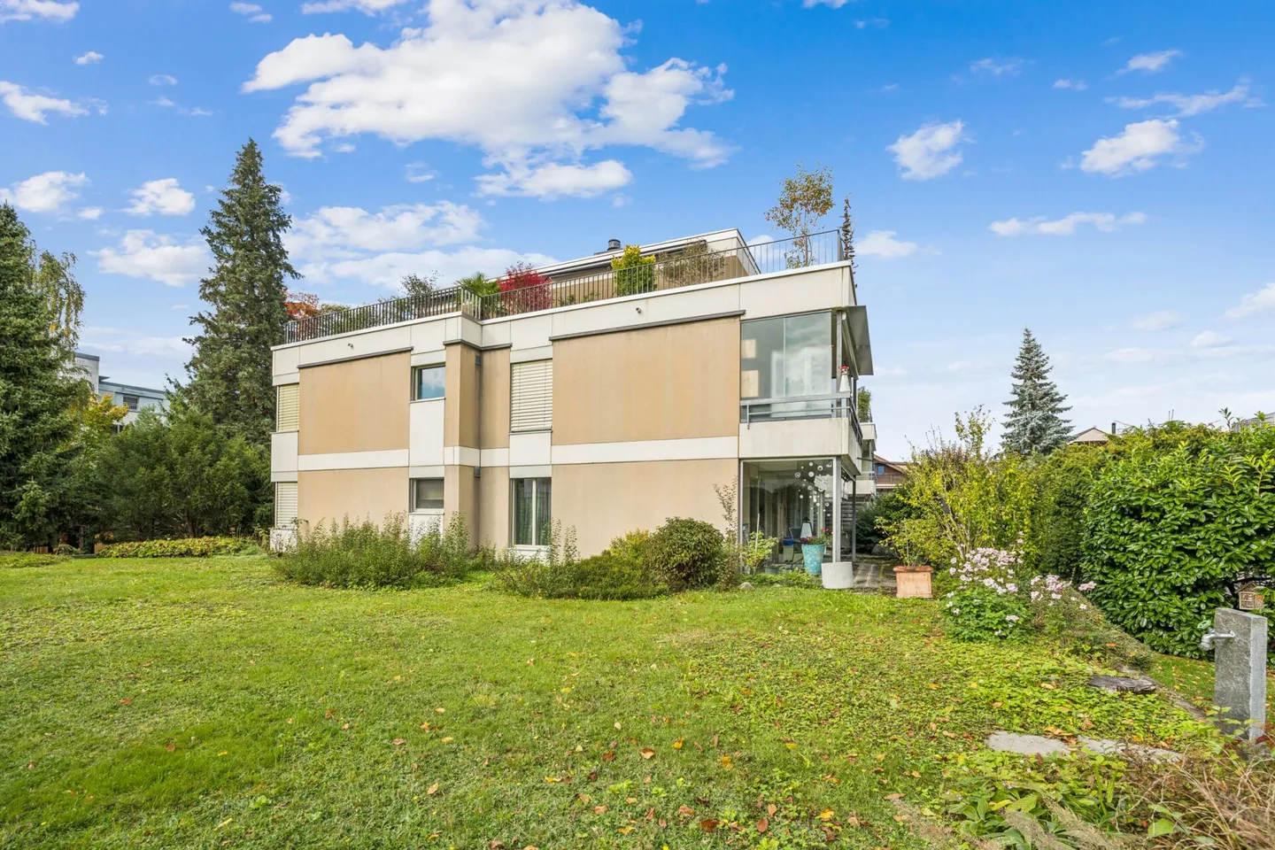 Ampio appartamento con giardino in posizione attraente vicino al lago di Thun - Foto 12 di 13