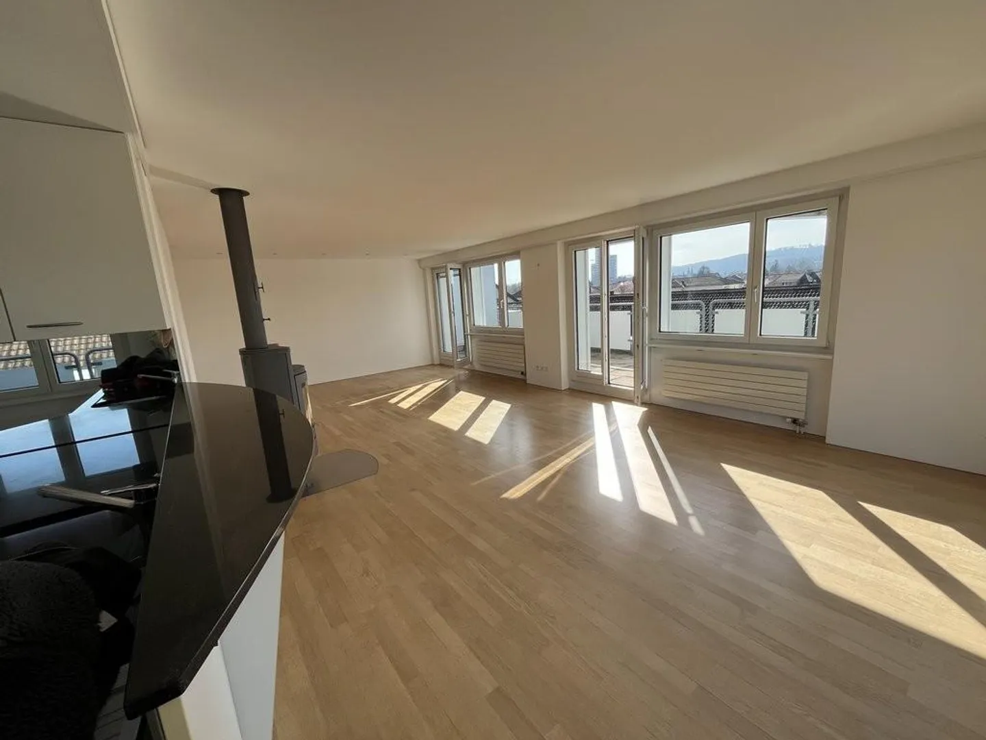 RENT WITHOUT DEPOSIT - Live centrally in a quiet neighborhood - Photo 3 of 11