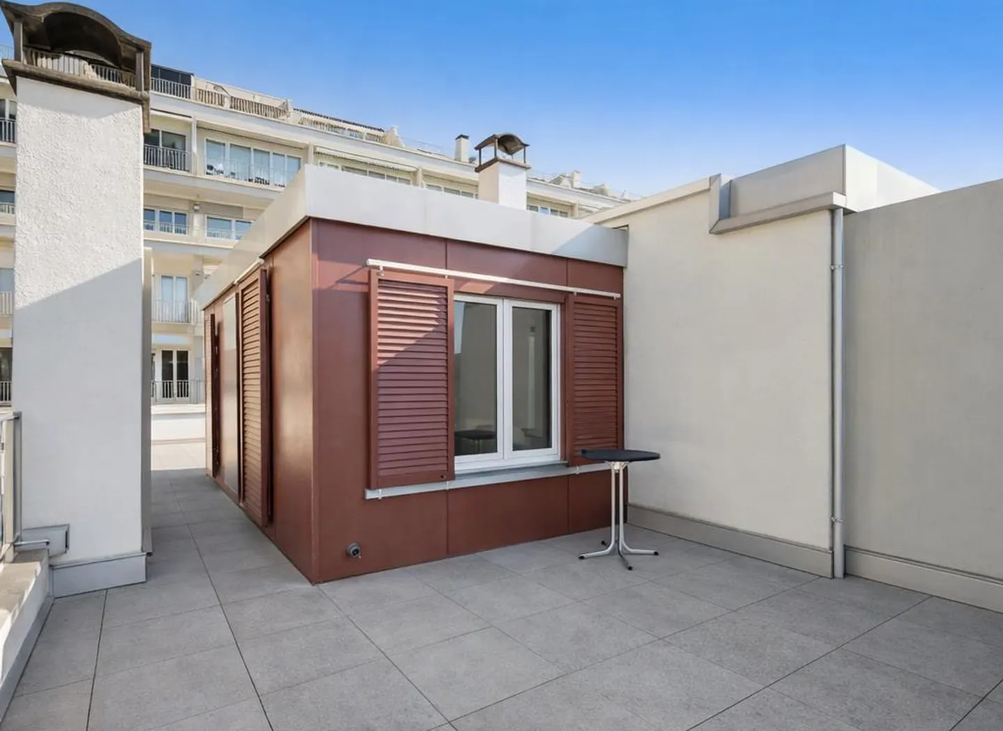 Above the rooftops of Geroldswil - Photo 9 of 13