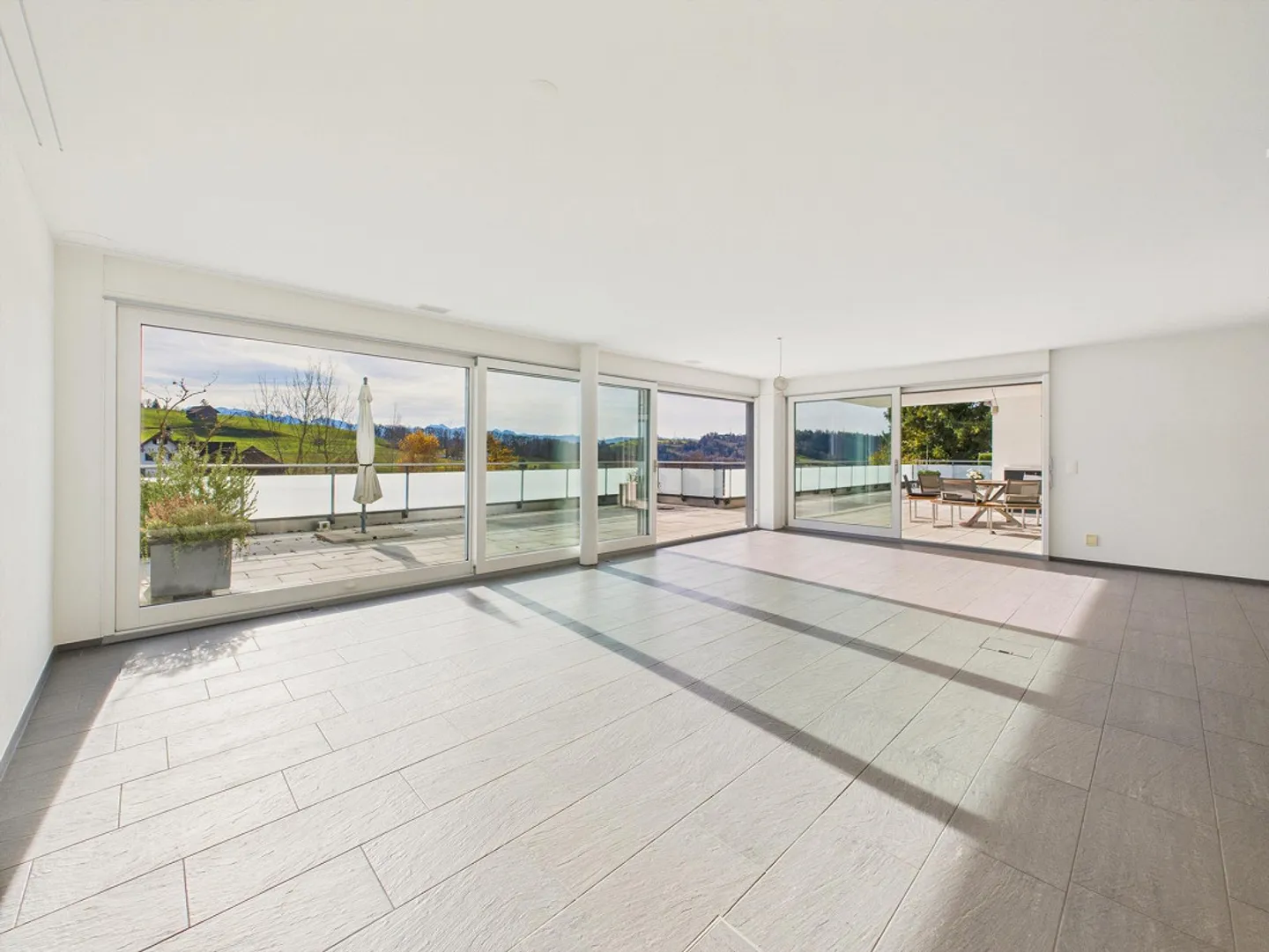 Appartement unique à Wald ZH avec 5,5 pièces et vues imprenables - Photo 1 sur 14