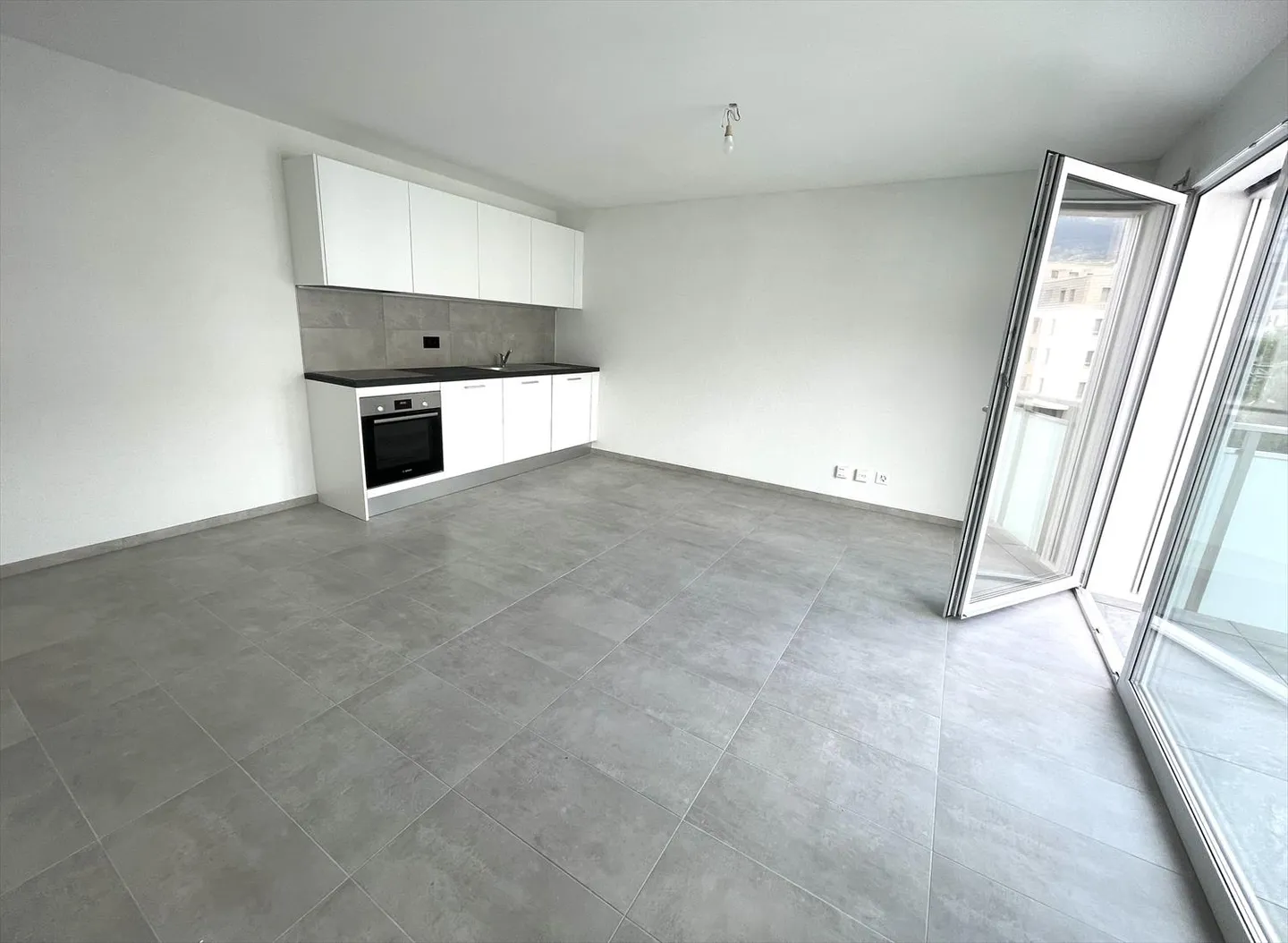 1-room apartment - Photo 2 of 12