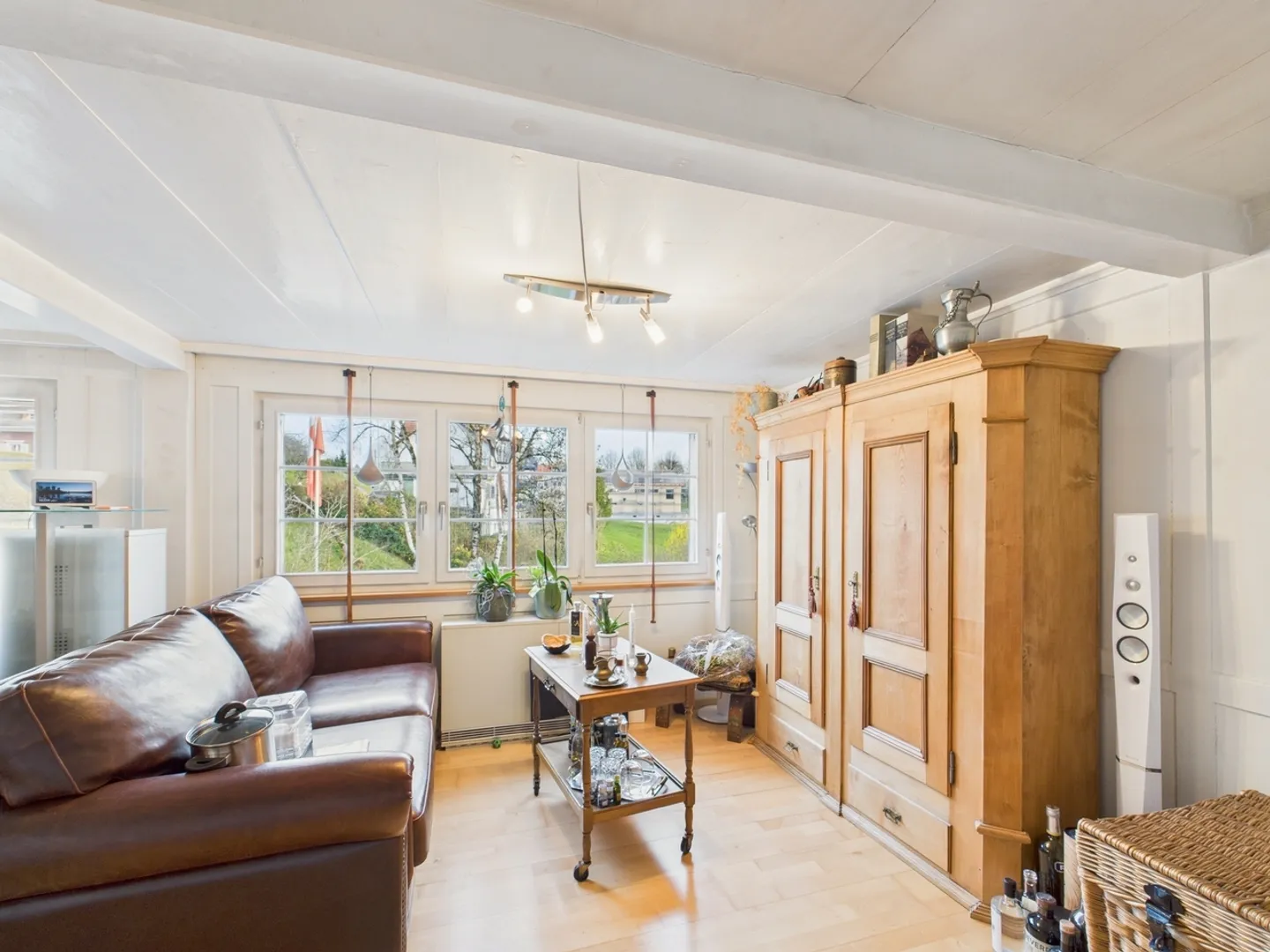 Maison duplex spacieuse de 7,5 pièces avec jardin à Niederteufen - Photo 2 sur 12