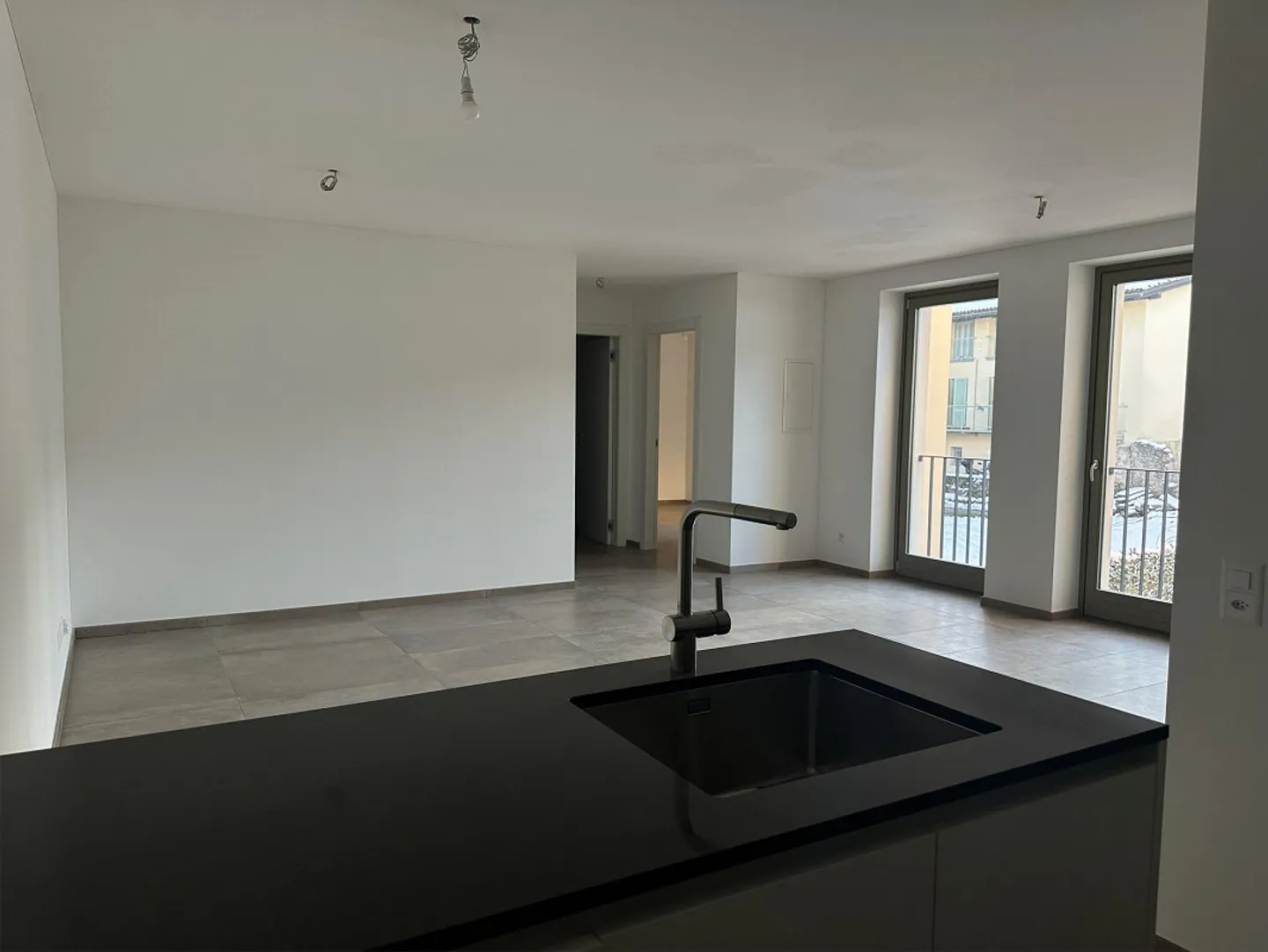 3.5-room first letting – bright interiors, private loggia and modern comfort in Breganzona - Photo 3 of 8