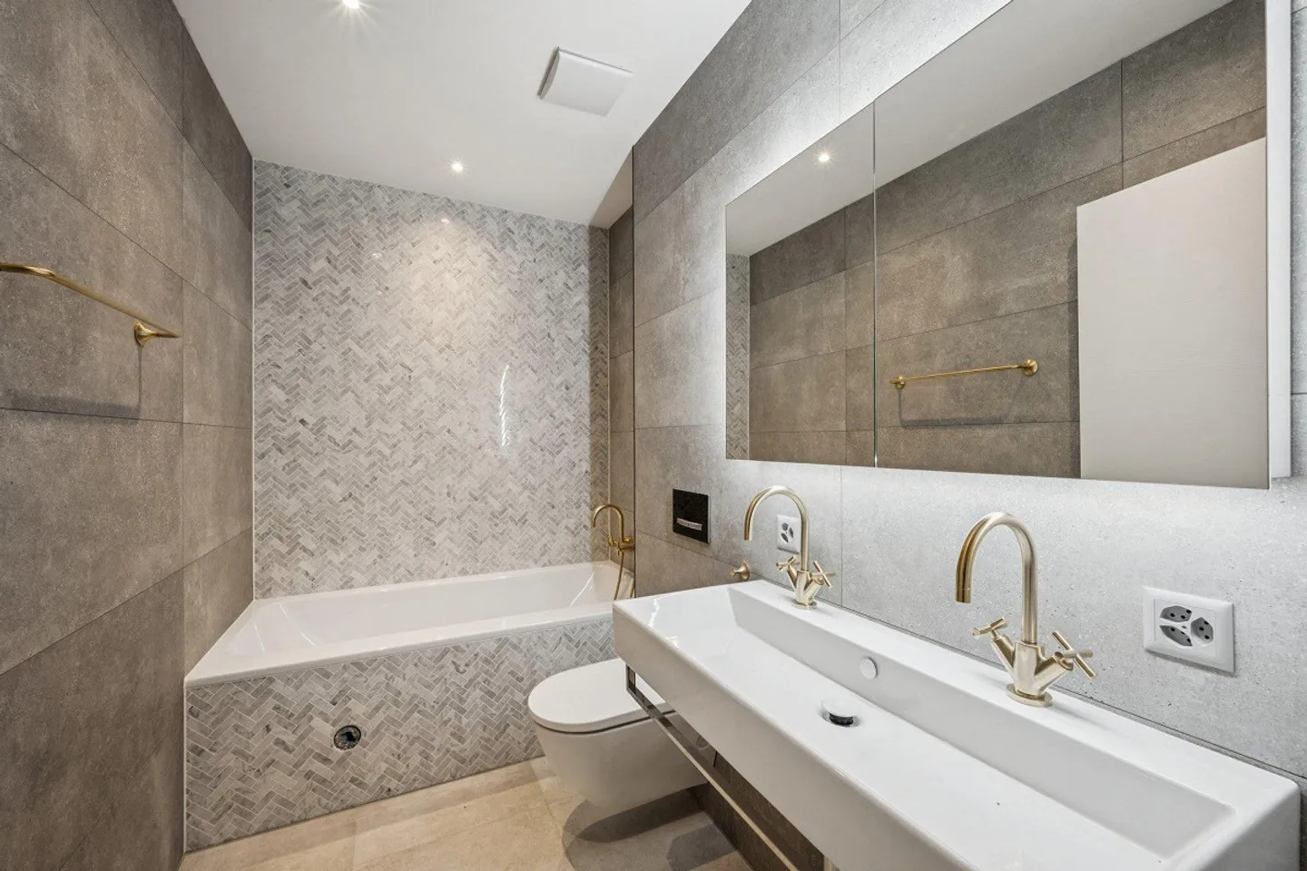 Stylish 4.5-Room Garden Apartment in Riehen - Photo 4 of 9