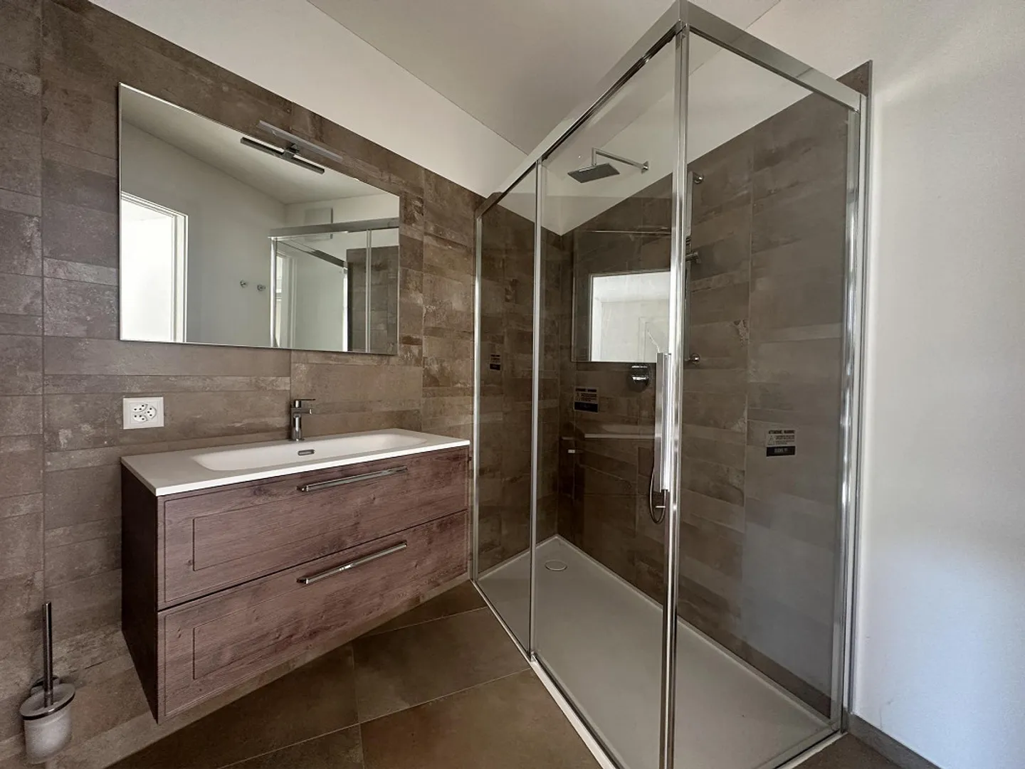 3.5-room first letting – bright interiors, private loggia and modern comfort in Breganzona - Photo 8 of 8