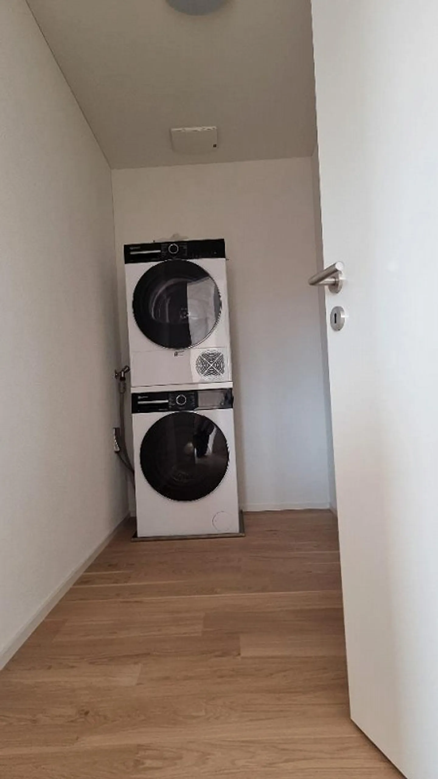 Beautiful 4.5 Room Apartment First Occupancy - Photo 8 of 9