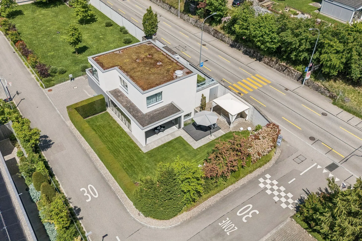 Architecture moderne avec un haut niveau de développement - Photo 3 sur 24
