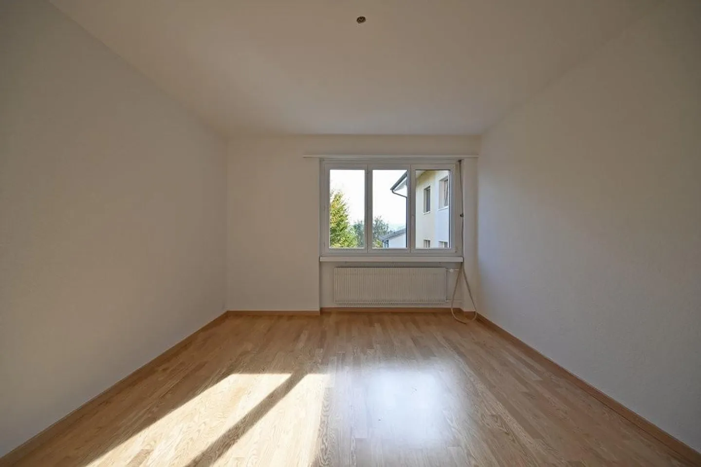 Looking for a new home? - Photo 5 of 10