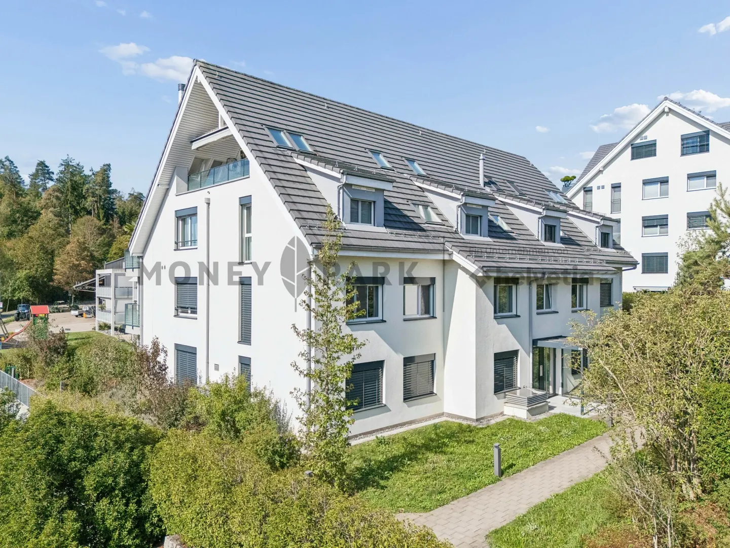 High-quality 3.5 room apartment with large balcony - Photo 1 of 14