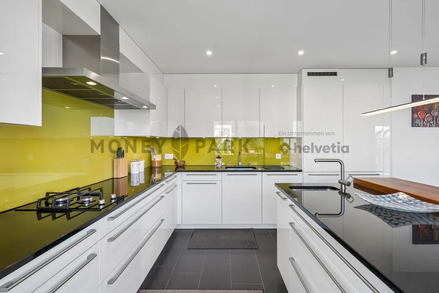 High-quality 3.5 room apartment with large balcony - Photo 3 of 14