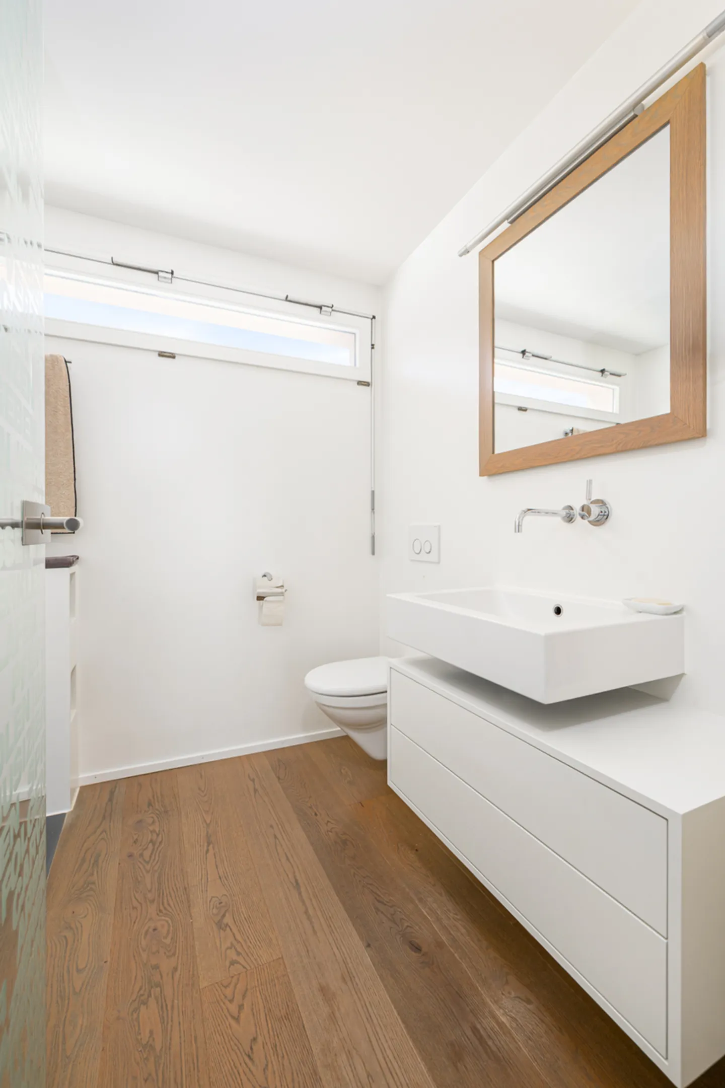 Spacious Attic Apartment - Photo 10 of 13