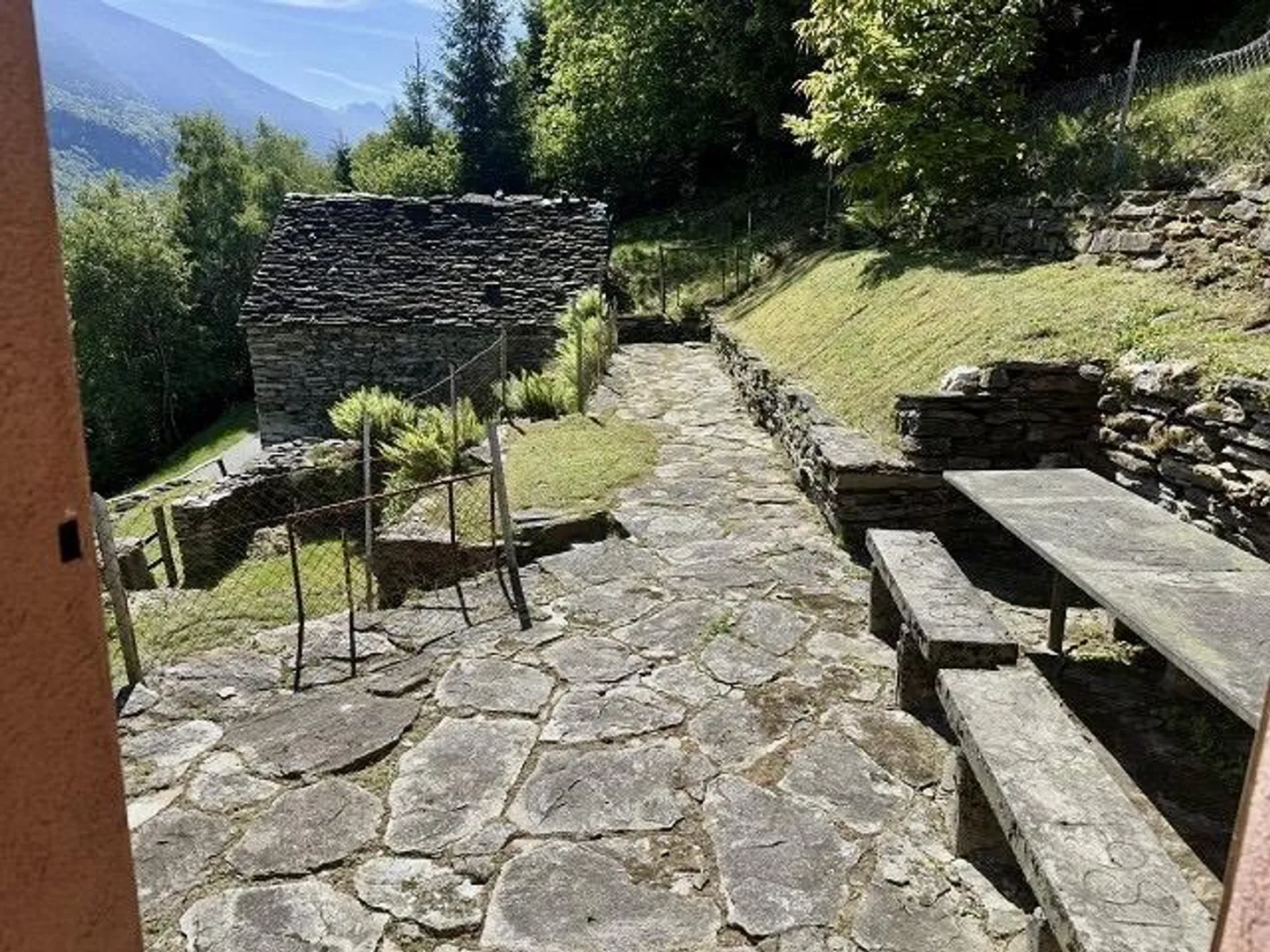 Rustico di 3 locali in una posizione molto tranquilla con vista - Foto 13 di 28