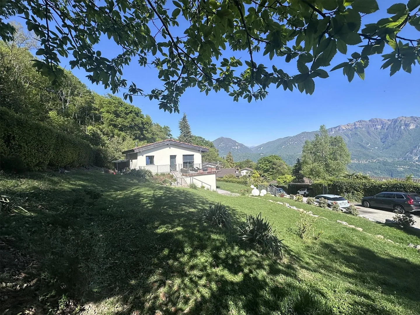 SPEKTAKULÄRES HAUS 5.5 MIT WUNDERSCHÖNEM SEEBLICK - Foto 5 von 13