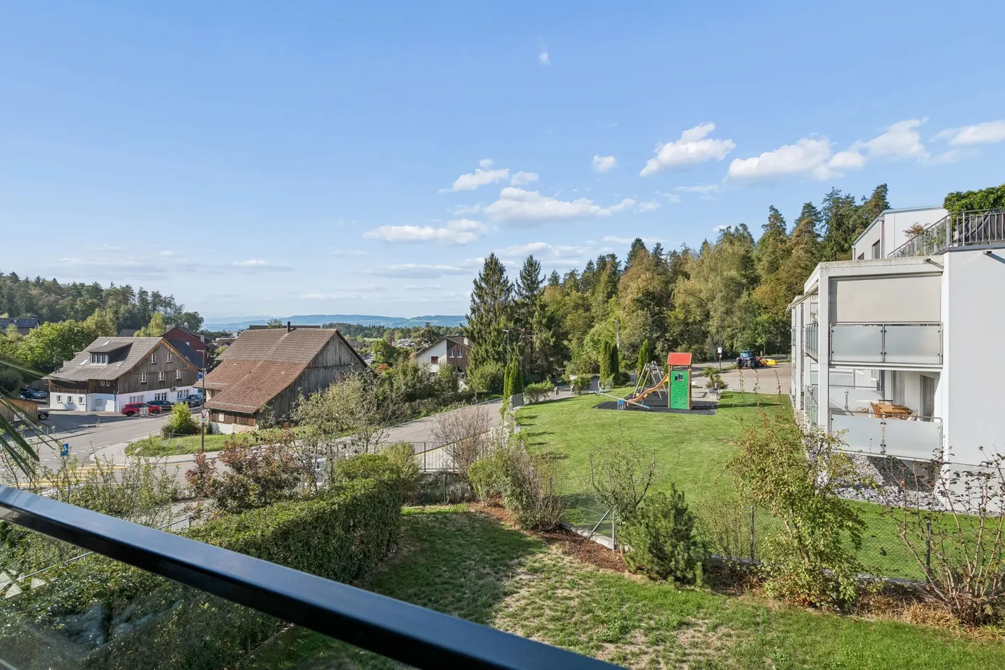 High-quality 3.5 room apartment with large balcony - Photo 13 of 14