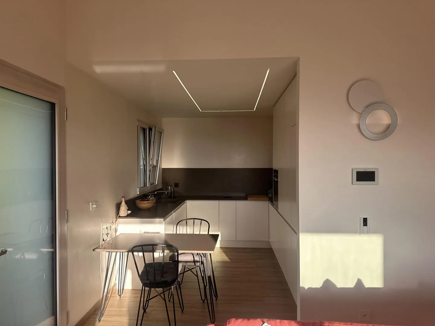 SPEKTAKULÄRES HAUS 5.5 MIT WUNDERSCHÖNEM SEEBLICK - Foto 9 von 13