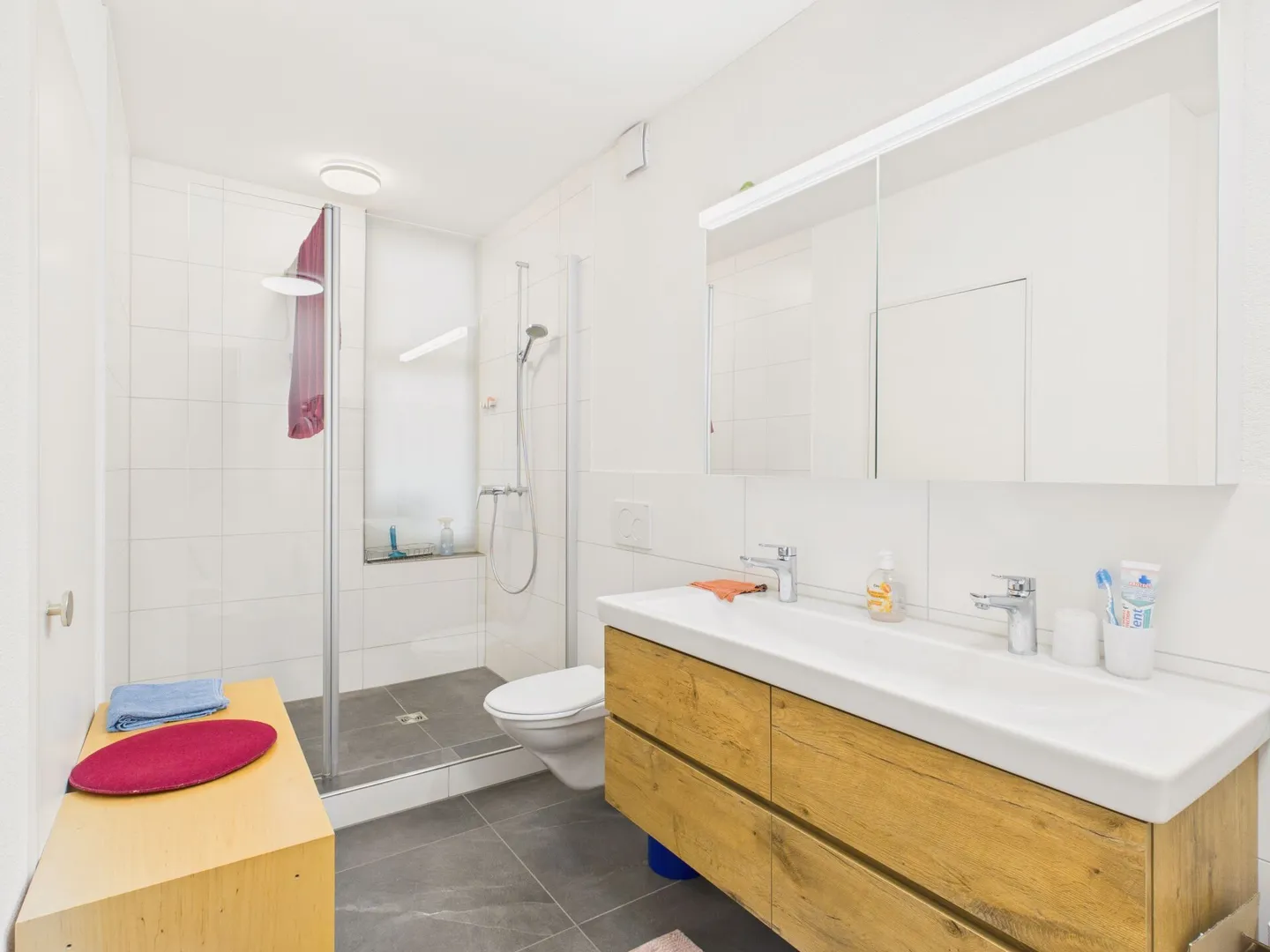 Spacious 4.5-room apartment for residential or commercial use in the heart of Wil - Photo 8 of 14