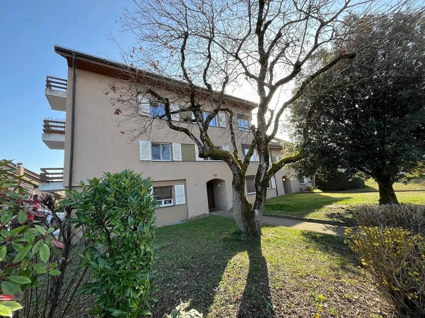 Offener Platz - Foto 2 von 2