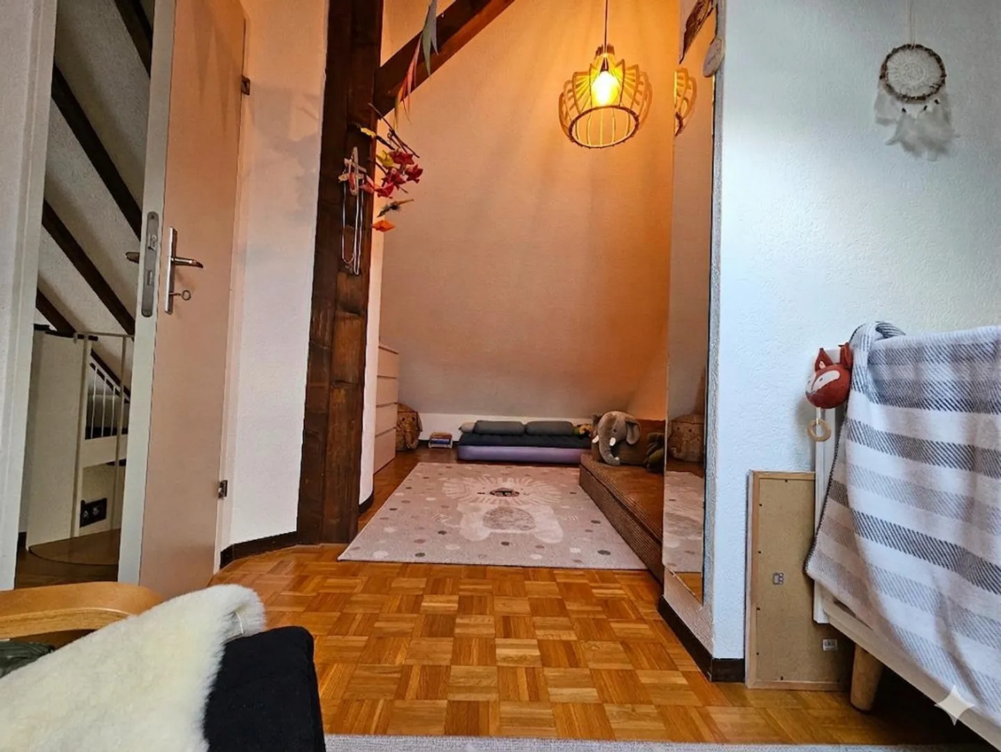 Charming 3.5-room duplex apartment in the attic – Uitikon Waldegg (village center) - Photo 8 of 11