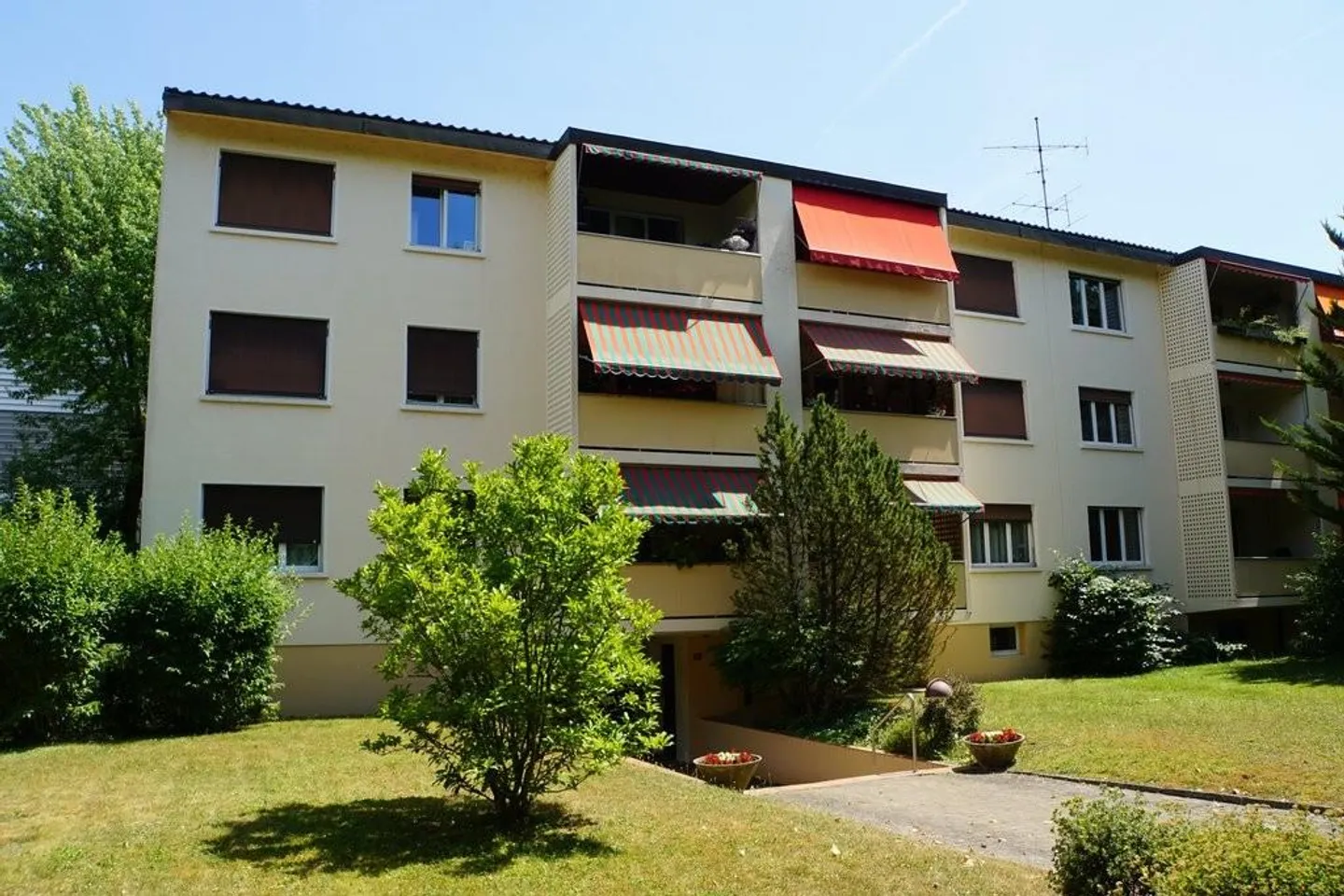 Appartamento di 4,5 stanze situato nel centro ad Allschwil - Foto 1 di 6