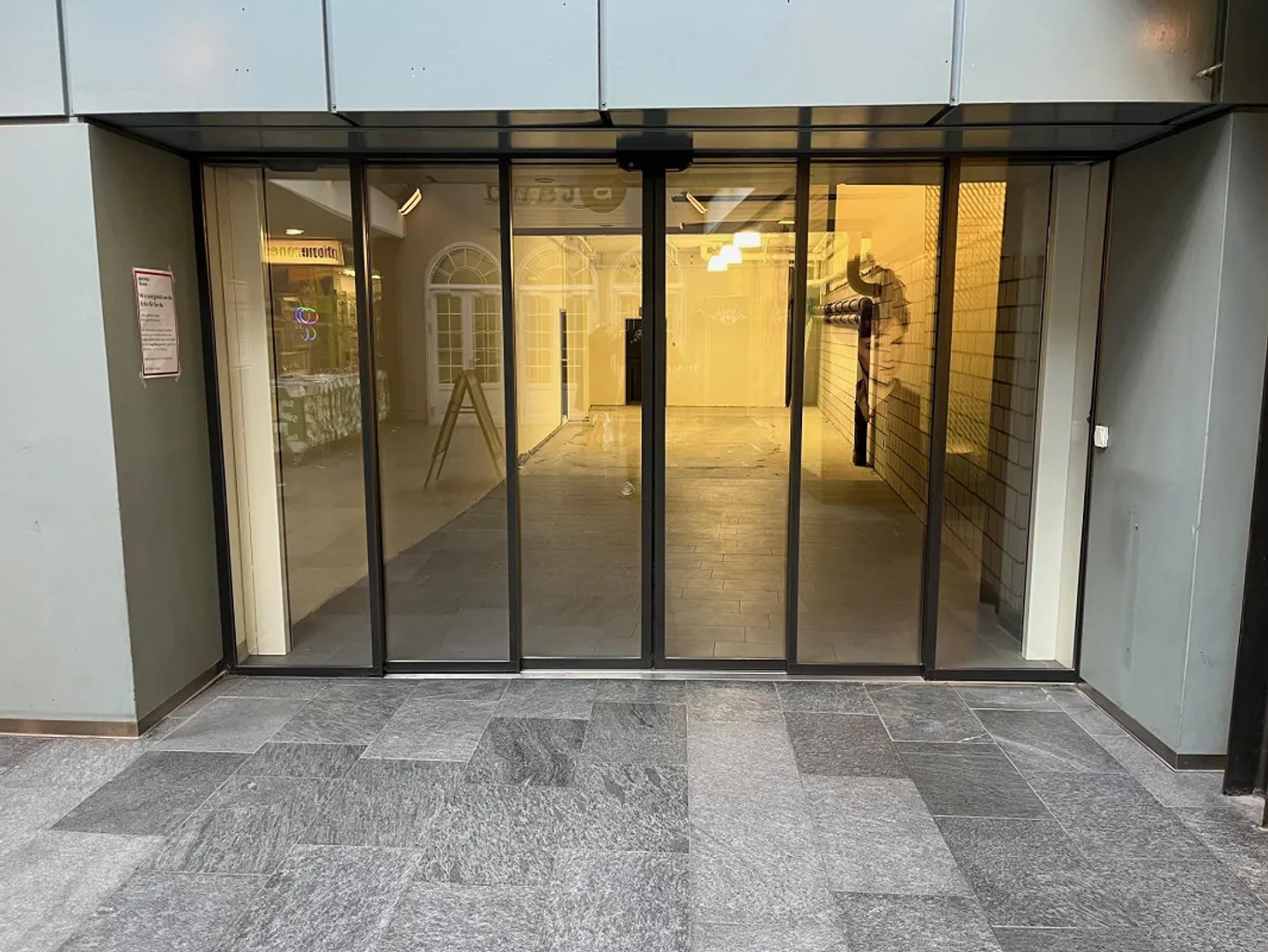 Attractive retail space in prime central location - Photo 2 of 6