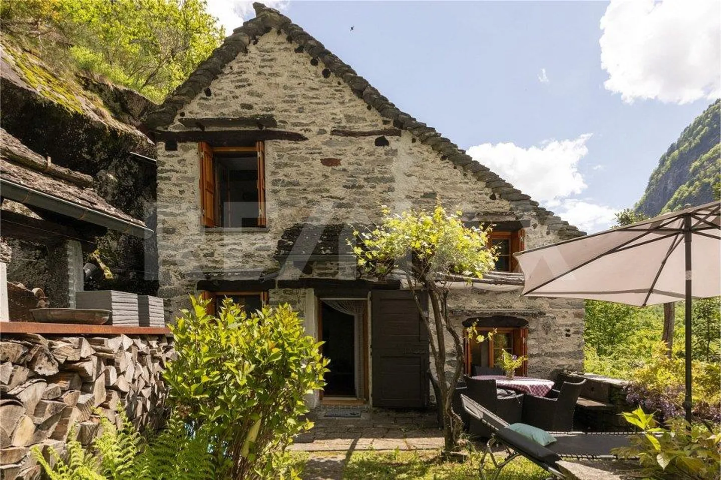 Rustic immersed in nature - Photo 1 of 13